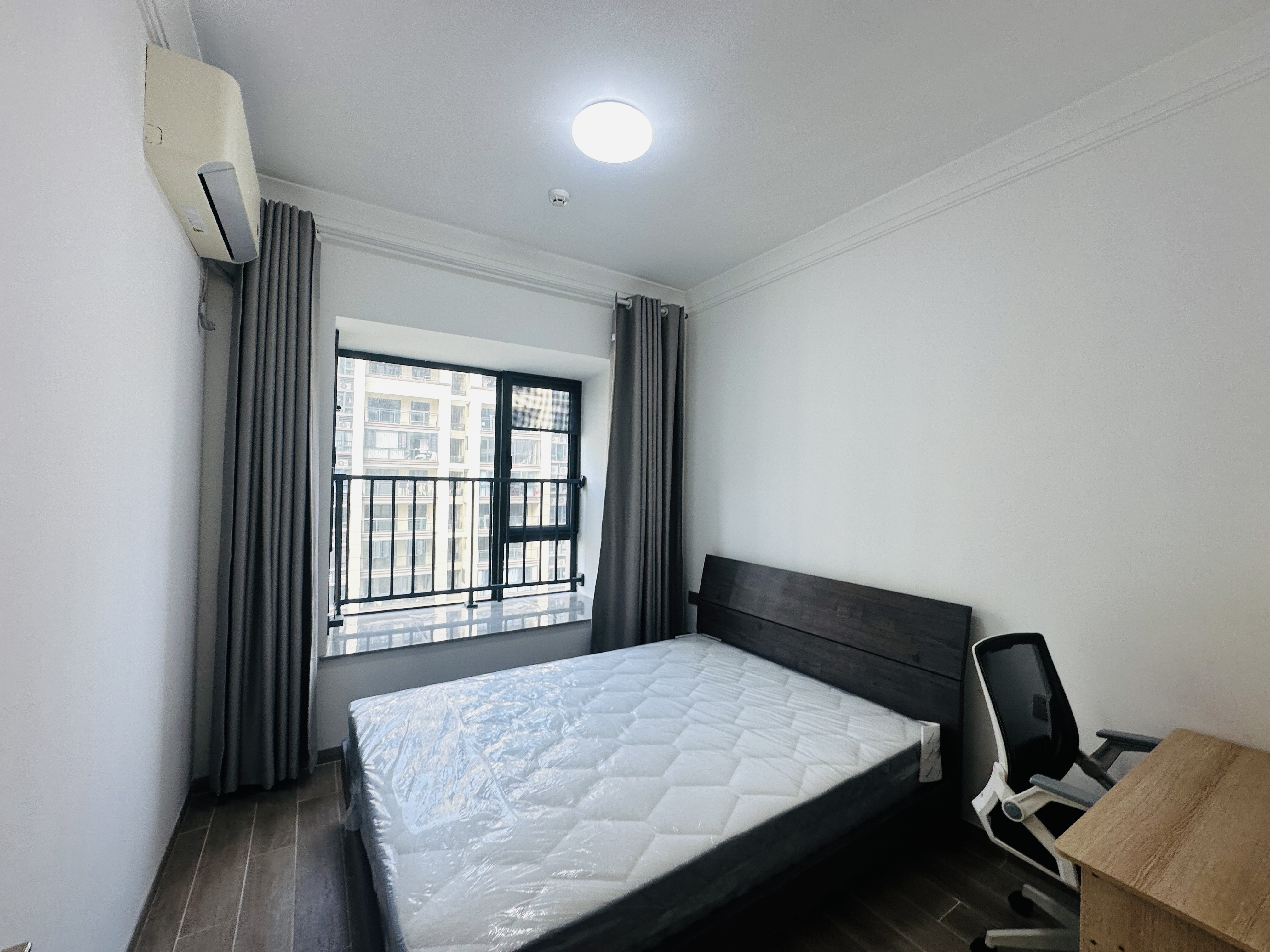 星华海岸城四期  3室2厅2卫    195.0万 星华海岸城四期  3室2厅2卫    195.0万卧室