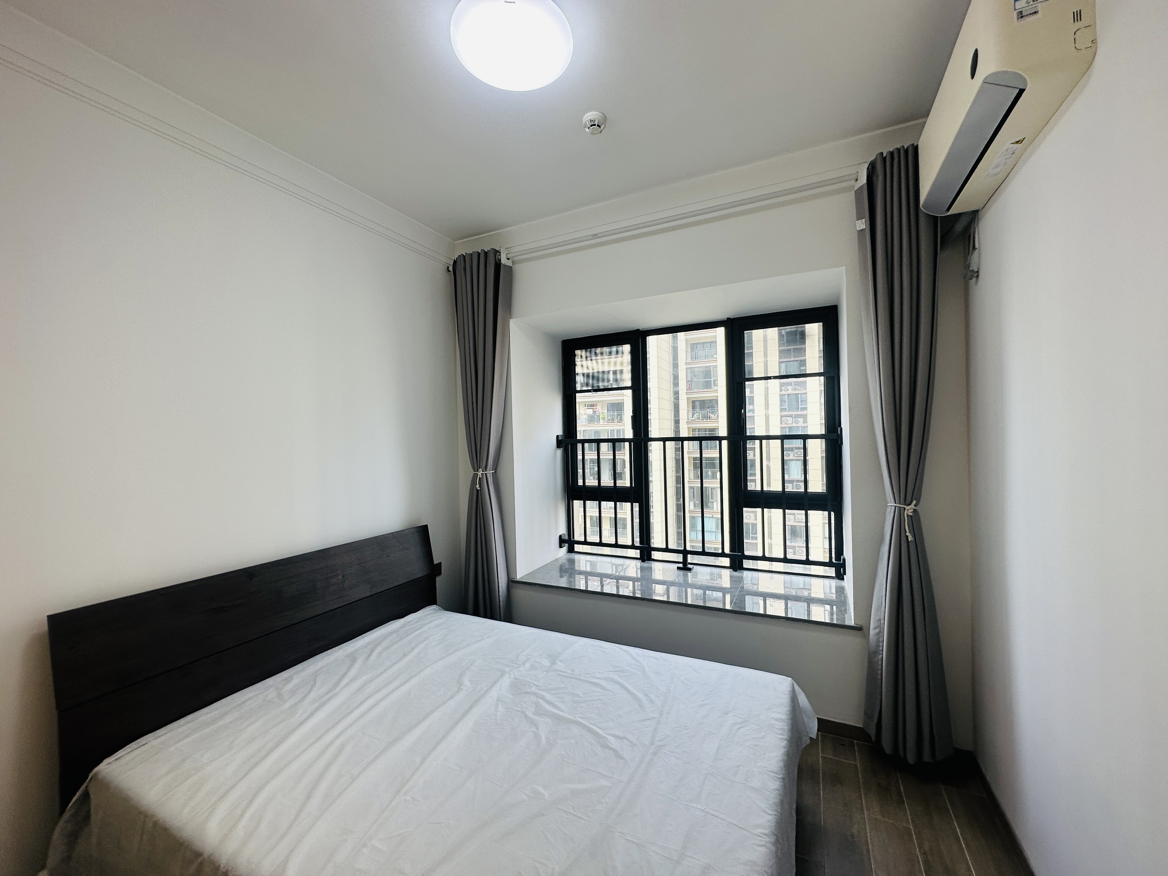 星华海岸城四期  3室2厅2卫    195.0万 星华海岸城四期  3室2厅2卫    195.0万卧室