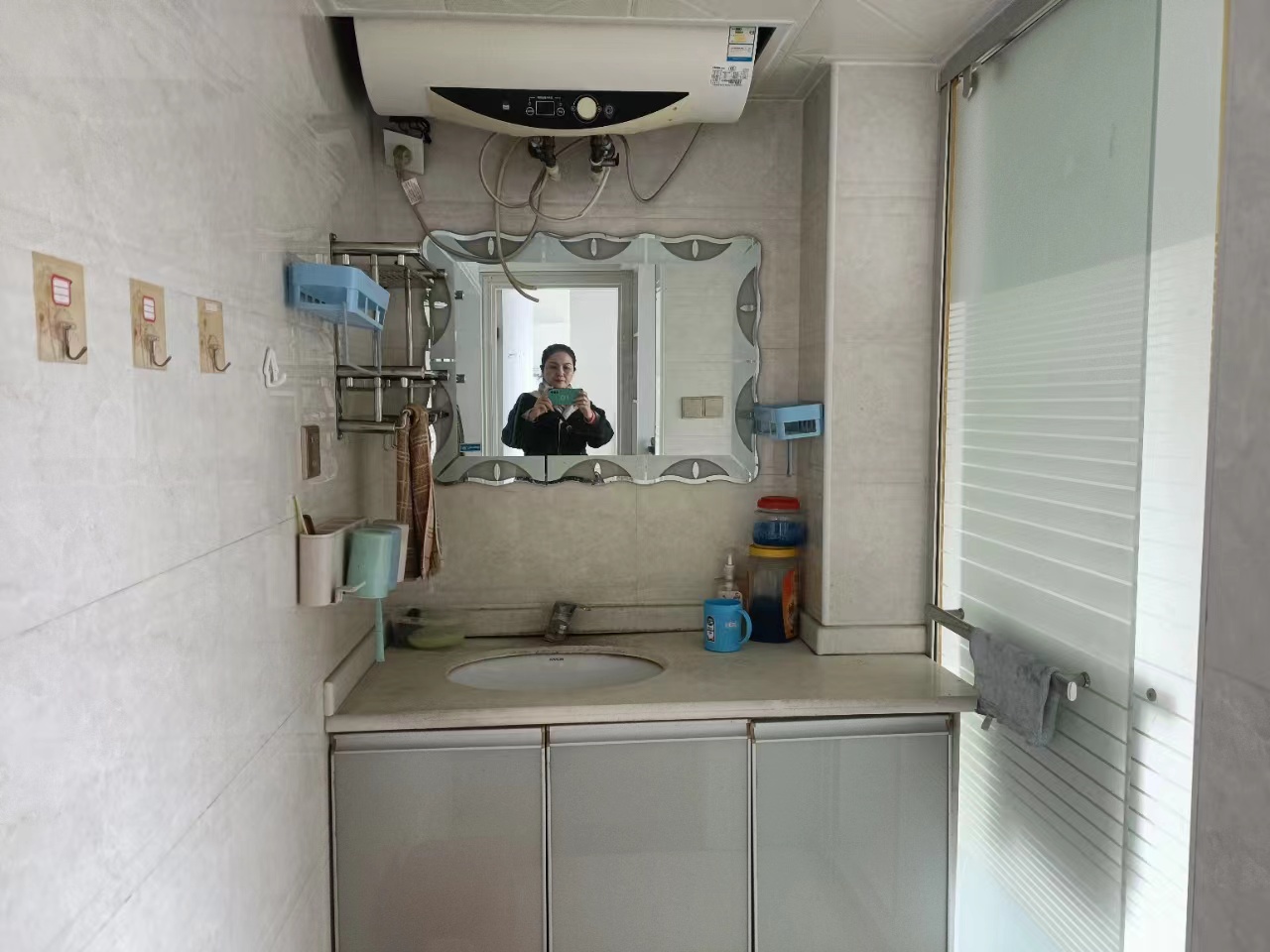 龙泰上品  4室2厅2卫    1500.0元/月