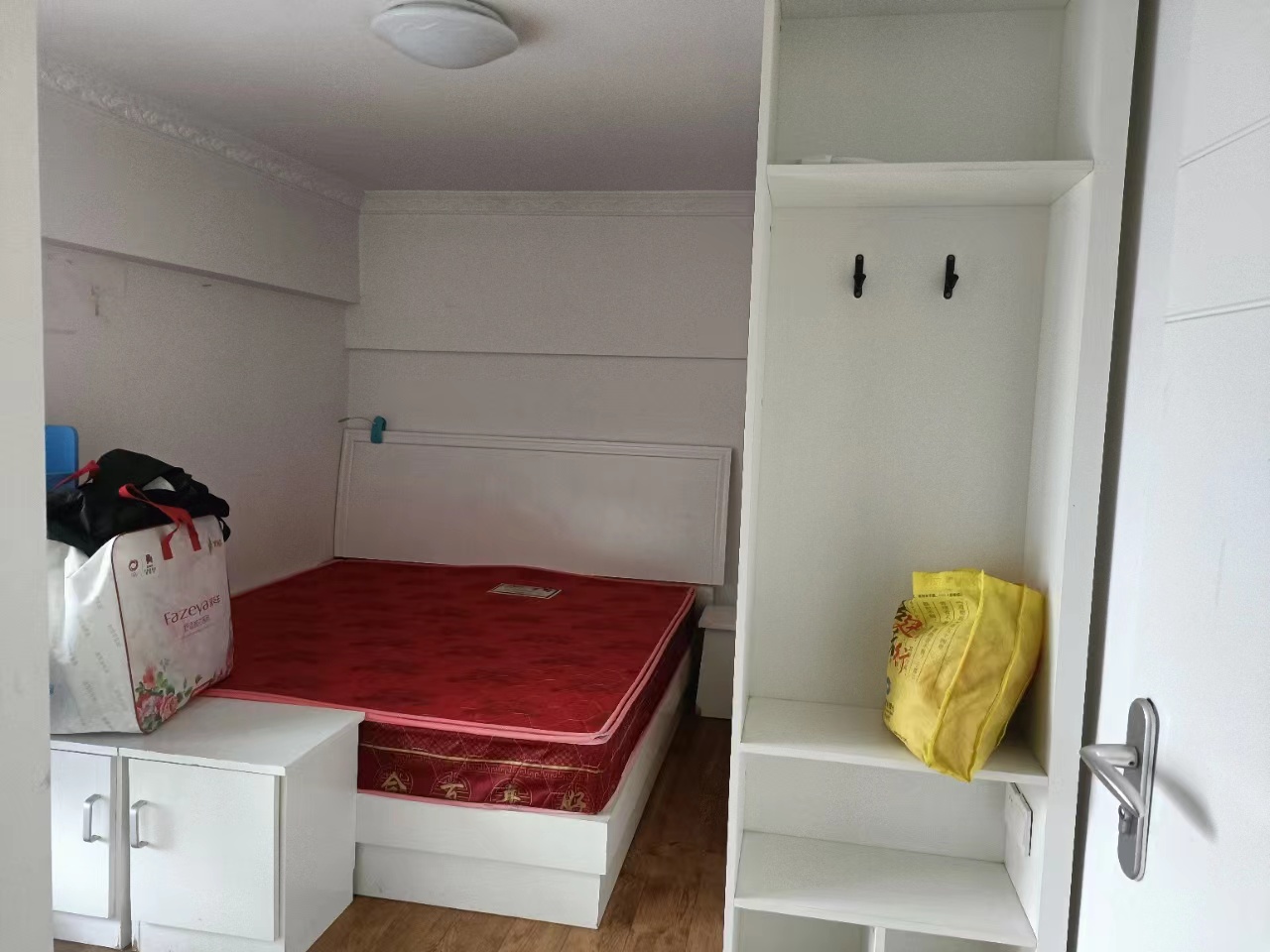 龙泰上品 4室2厅2卫 1500.0元/月 龙泰上品 4室2厅2卫 1500.0元/月室内图