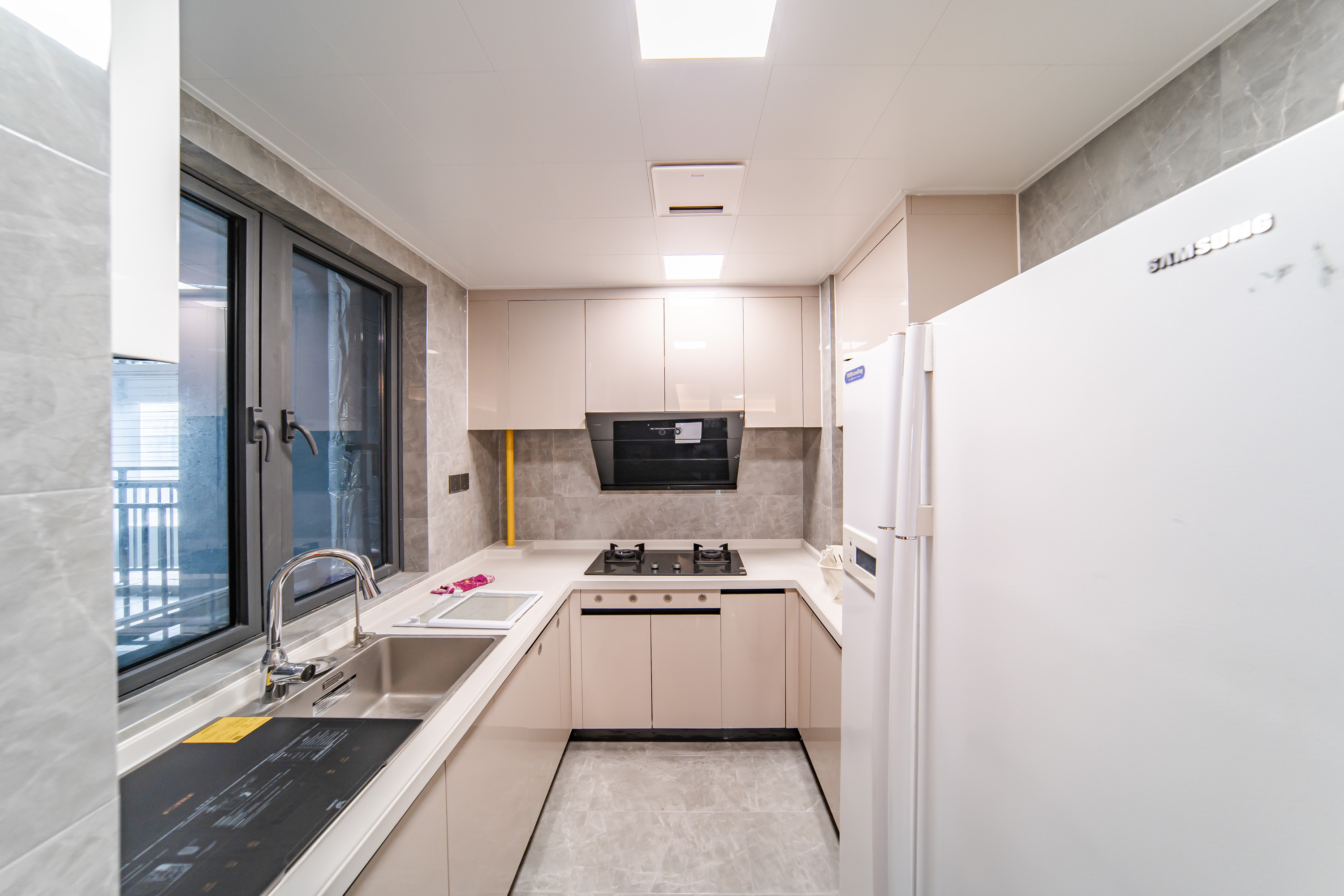 卓越洋湖晴翠 3室2厅1卫 148.0万 卓越洋湖晴翠 3室2厅1卫 148.0万厨房