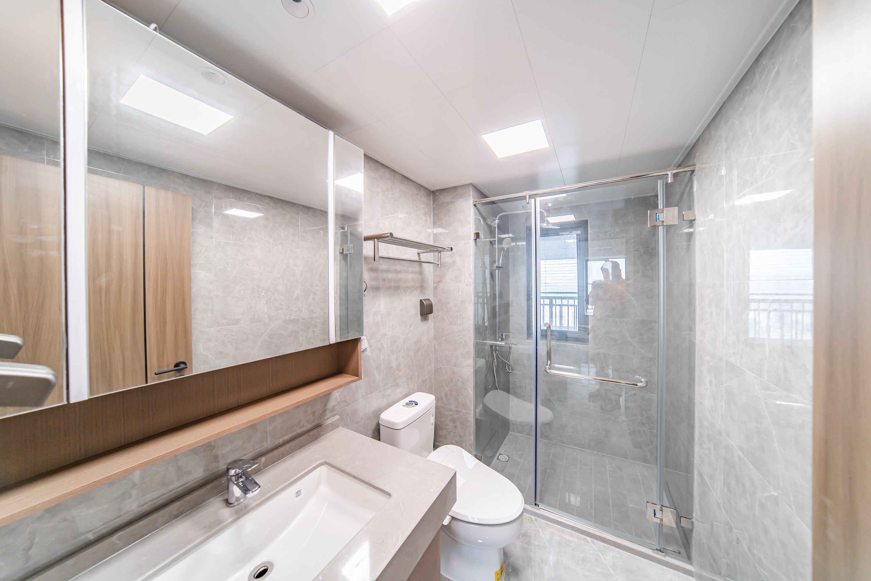 卓越洋湖晴翠 3室2厅1卫 148.0万 卓越洋湖晴翠 3室2厅1卫 148.0万卫生间