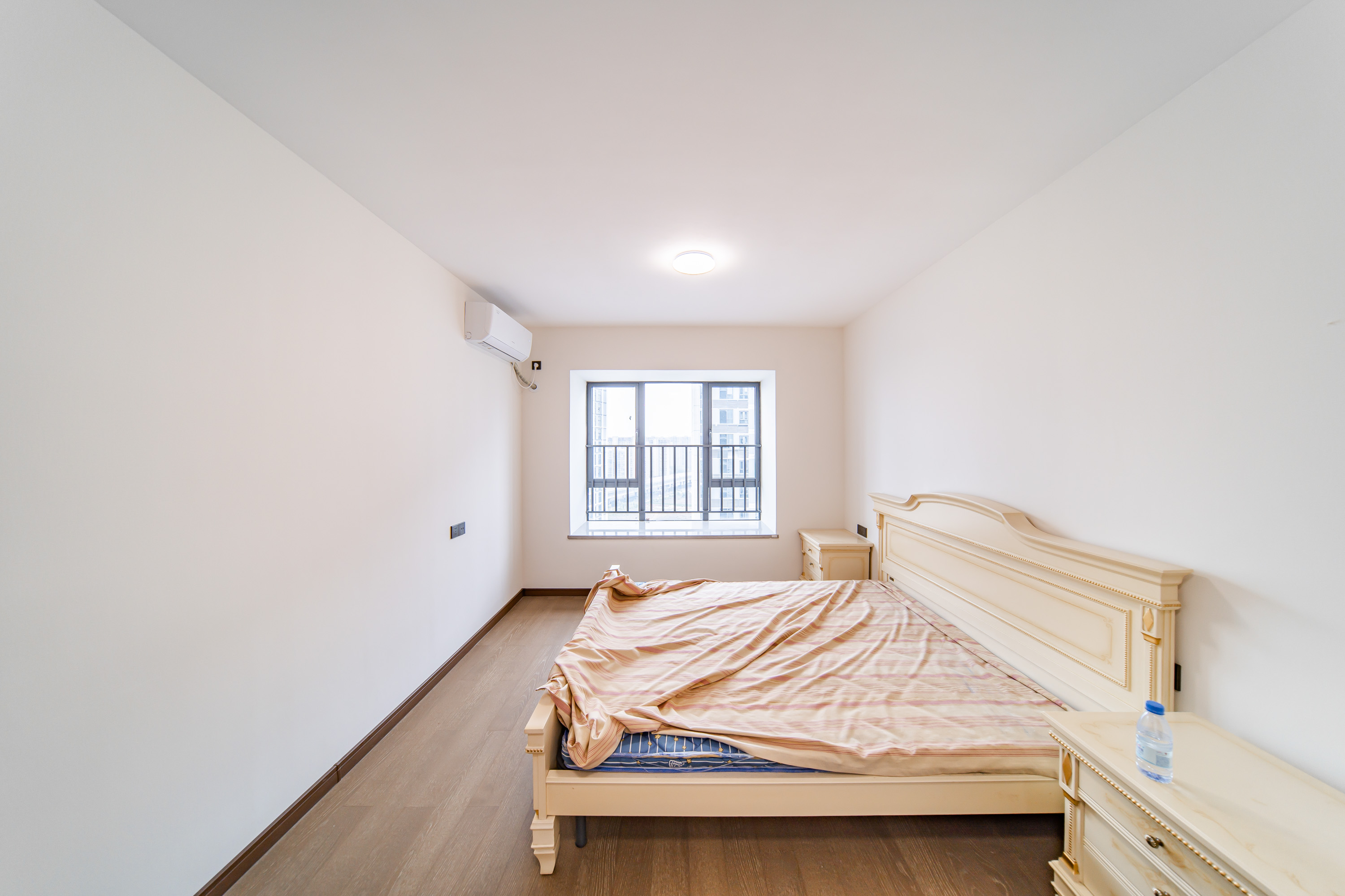 卓越洋湖晴翠 3室2厅1卫 148.0万 卓越洋湖晴翠 3室2厅1卫 148.0万卧室