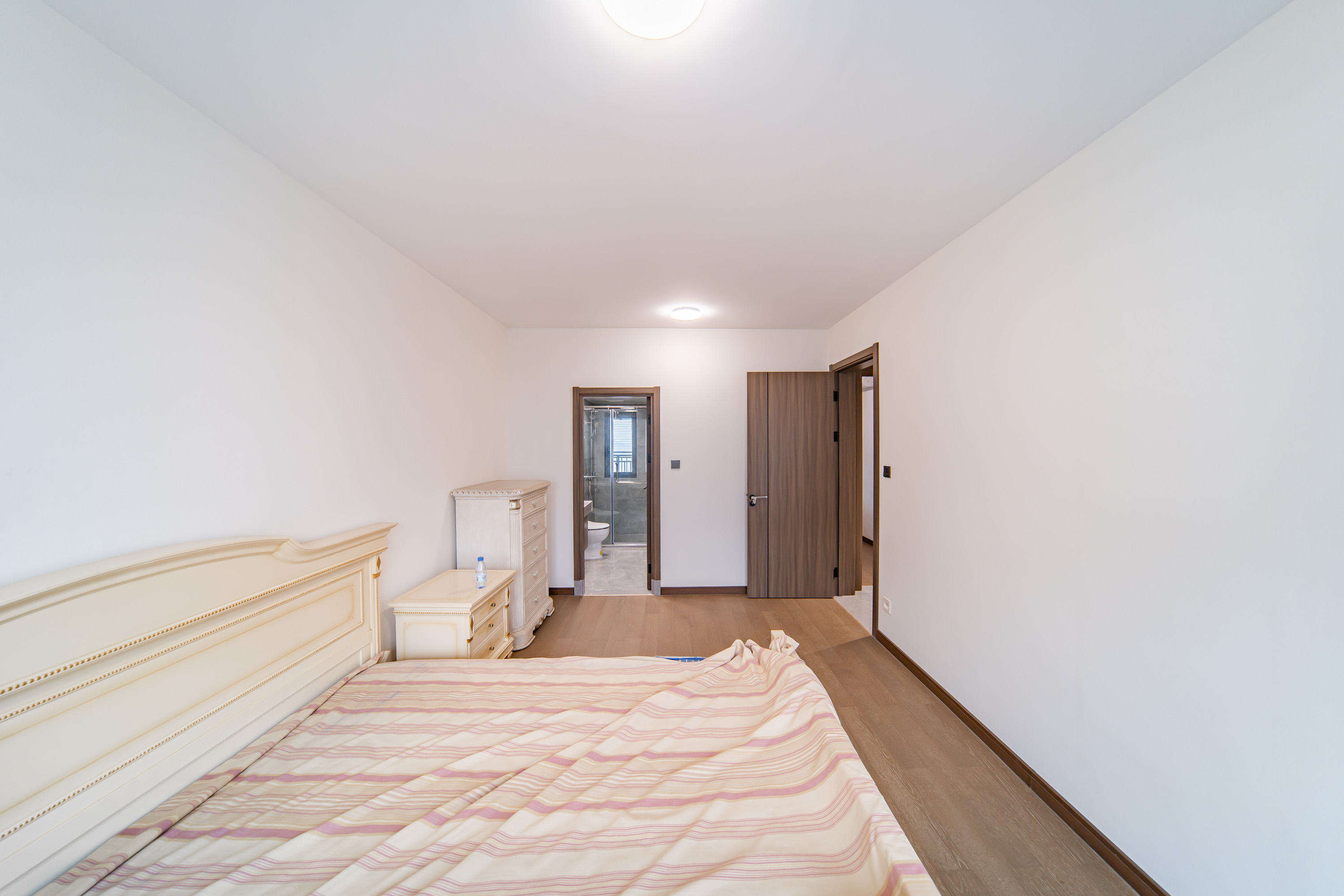 卓越洋湖晴翠 3室2厅1卫 148.0万 卓越洋湖晴翠 3室2厅1卫 148.0万卧室