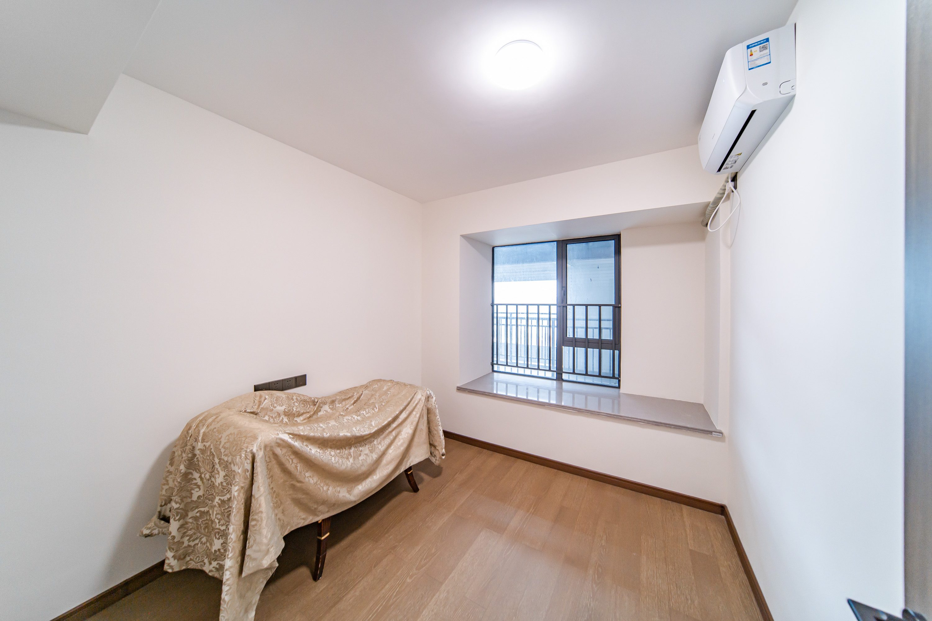 卓越洋湖晴翠 3室2厅1卫 148.0万 卓越洋湖晴翠 3室2厅1卫 148.0万卧室