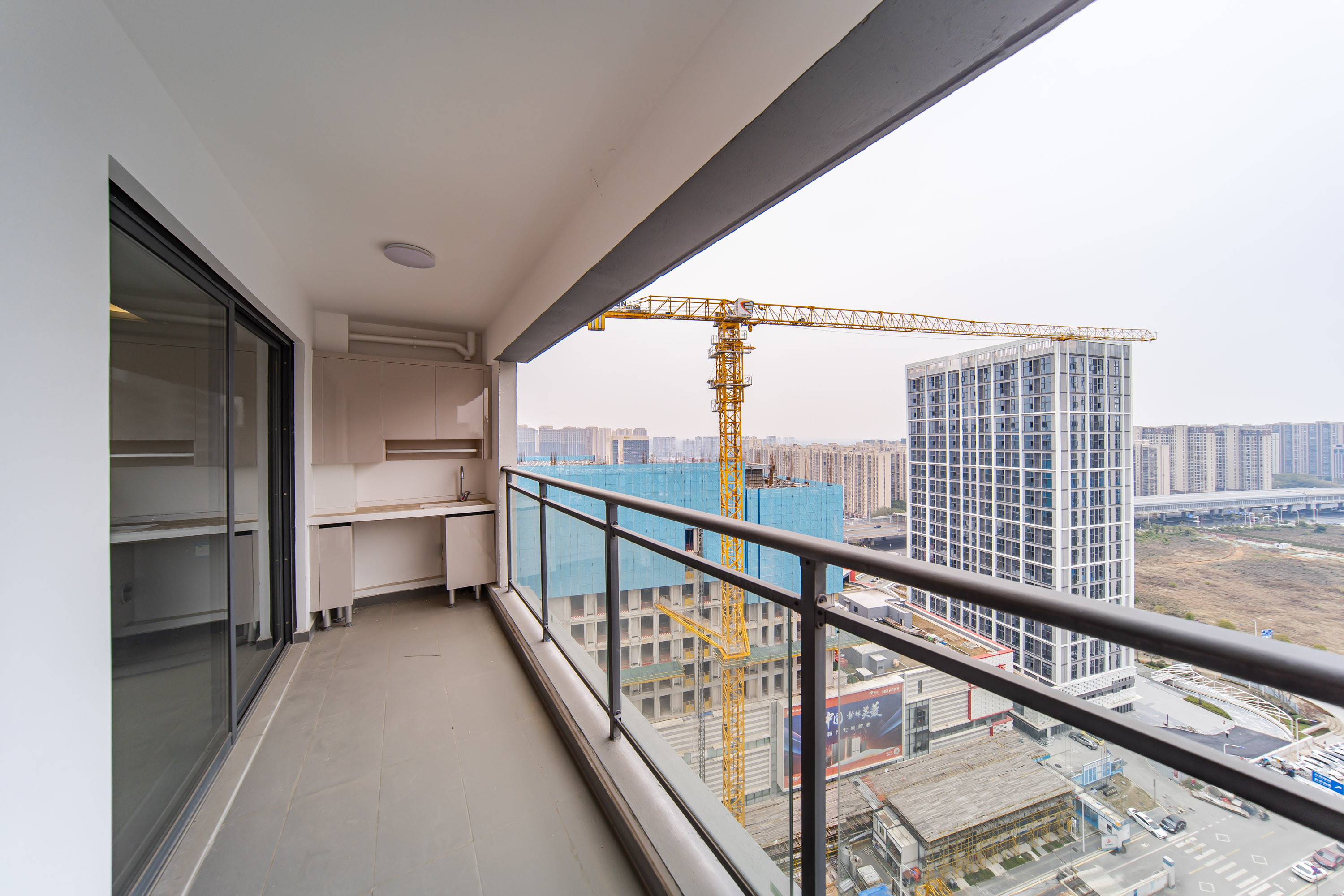 卓越洋湖晴翠 3室2厅1卫 148.0万 卓越洋湖晴翠 3室2厅1卫 148.0万阳台