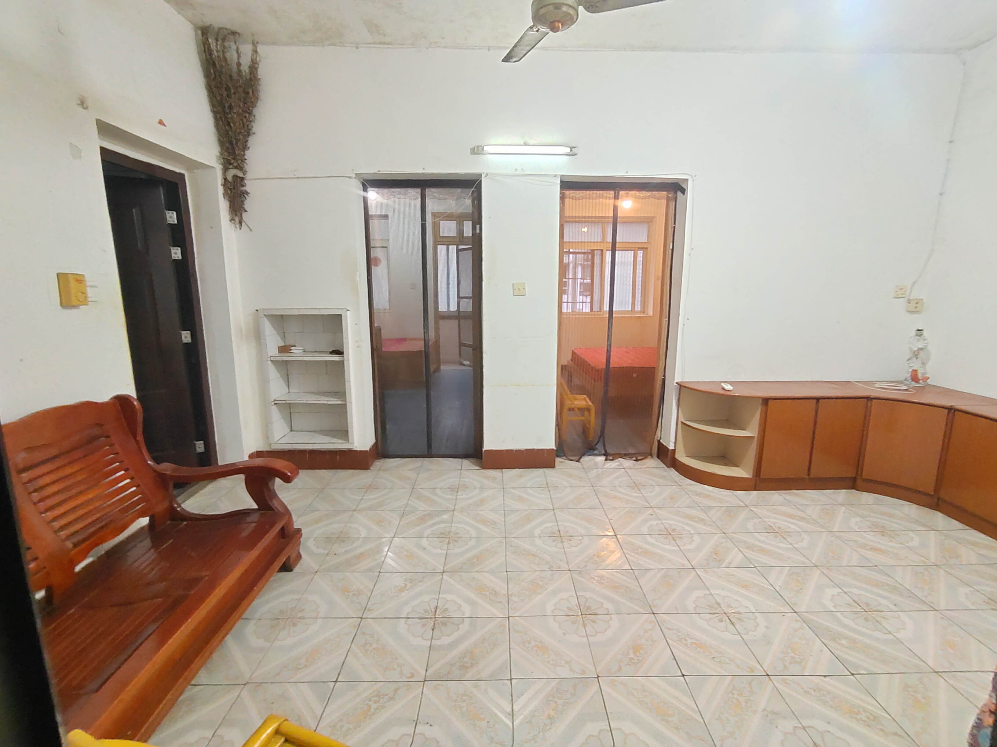 银馨家园(贺家土电厂生活区) 2室1厅1卫 500.0元/月 银馨家园(贺家土电厂生活区) 2室1厅1卫 500.0元/月室内图