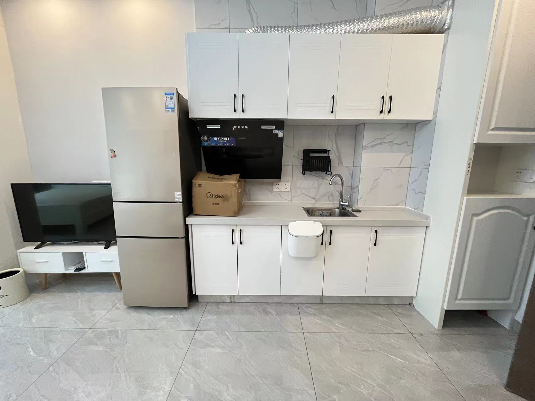 奥克斯滨仕花园(奥克斯洋湖广场/奥克斯中心) 1室1厅1卫 1900.0元/月 奥克斯滨仕花园(奥克斯洋湖广场/奥克斯中心) 1室1厅1卫 1900.0元/月室内图