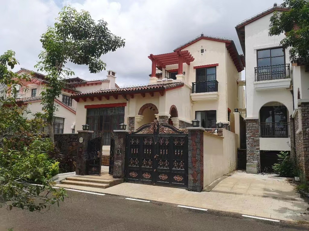 中信台达国际一期 5室2厅3卫 17000.0元/月 中信台达国际一期 5室2厅3卫 17000.0元/月室内图