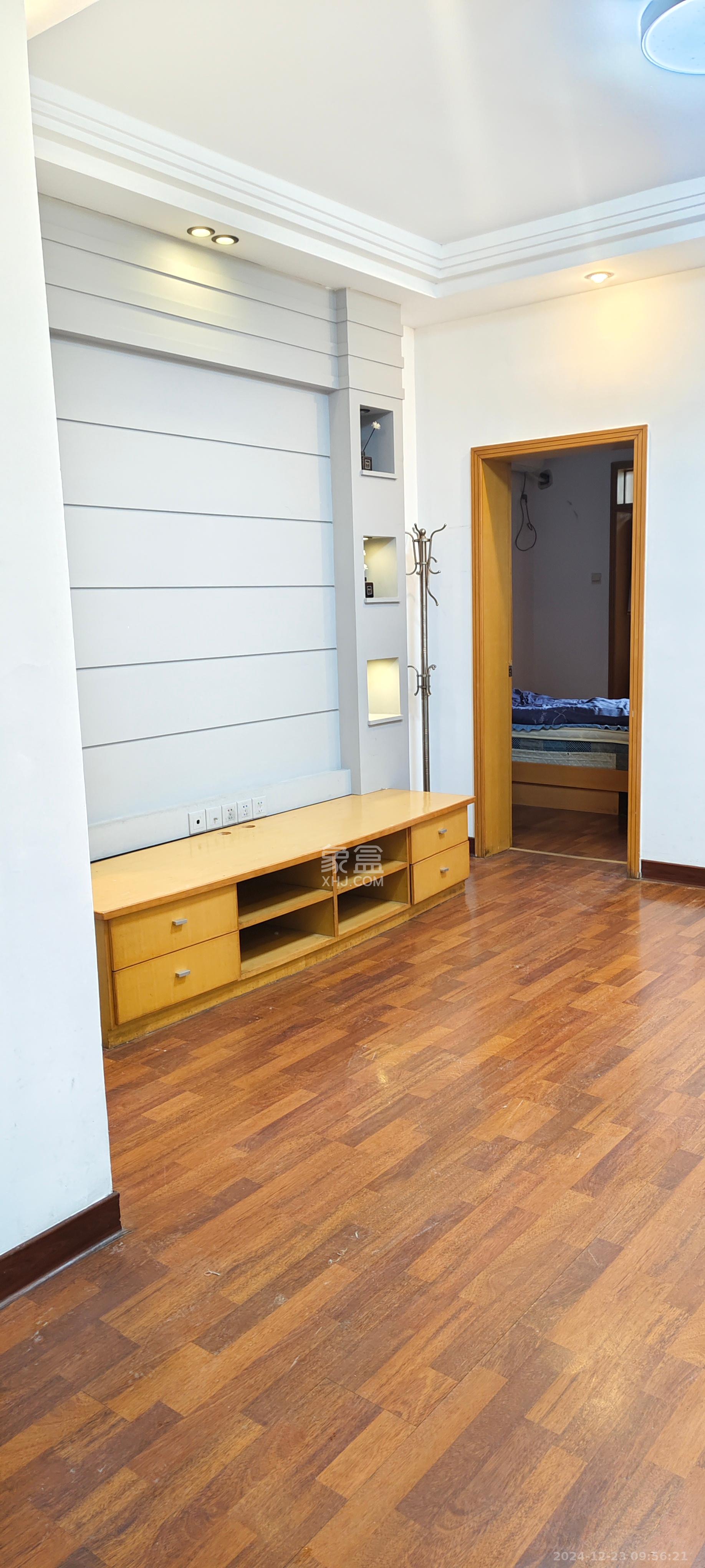 造纸厂宿舍 1室1厅1卫 1500.0元/月 造纸厂宿舍 1室1厅1卫 1500.0元/月室内图