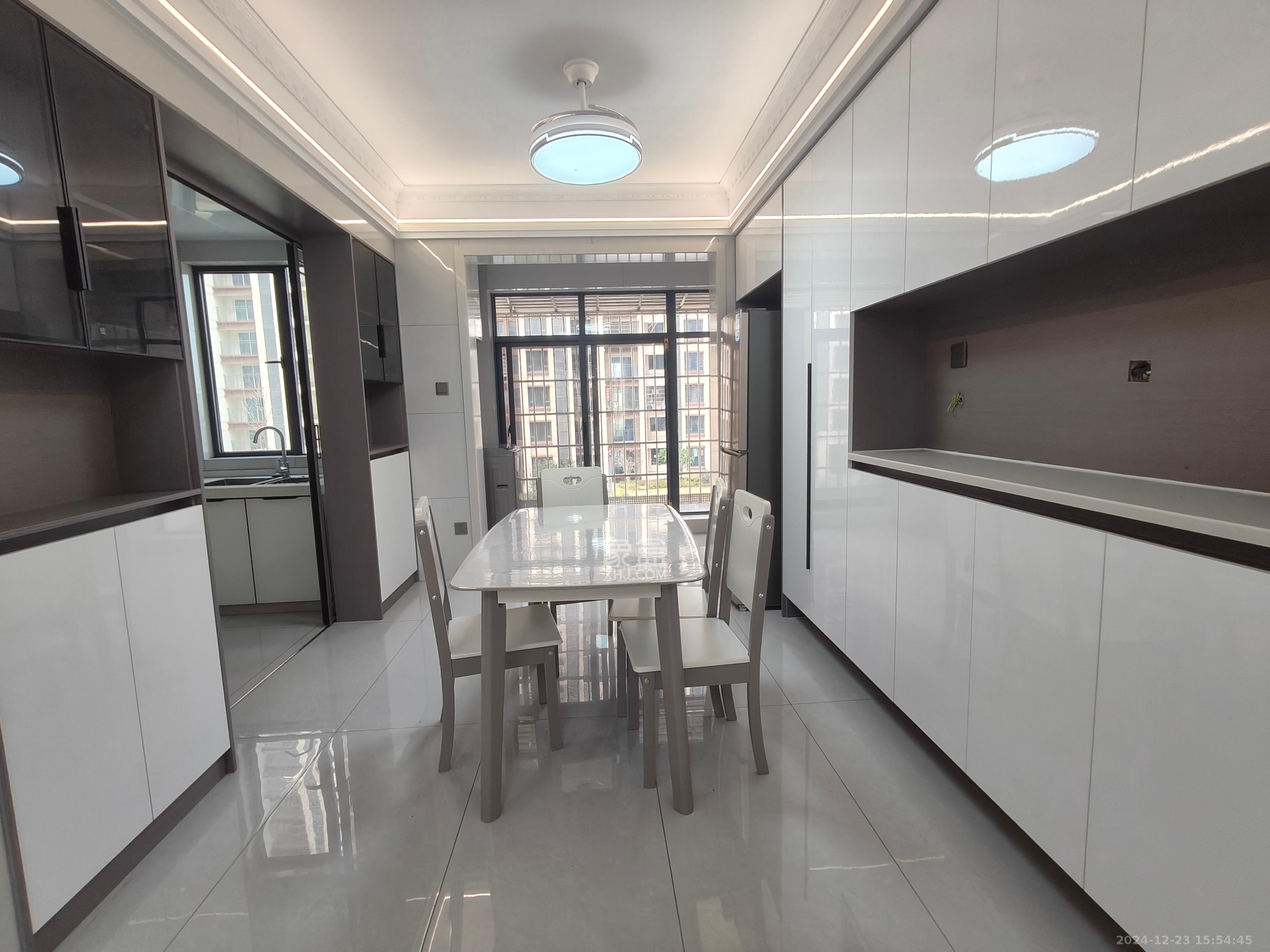 真人桥家园二期 3室2厅2卫 2200.0元/月 真人桥家园二期 3室2厅2卫 2200.0元/月室内图