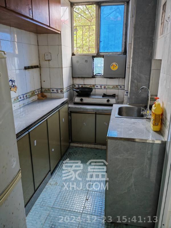 杏花园小区  3室1厅1卫   1500.00元/月室内图
