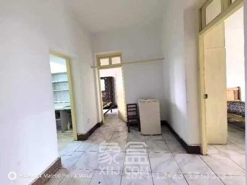 国庆新村  3室1厅1卫   1800.00元/月室内图