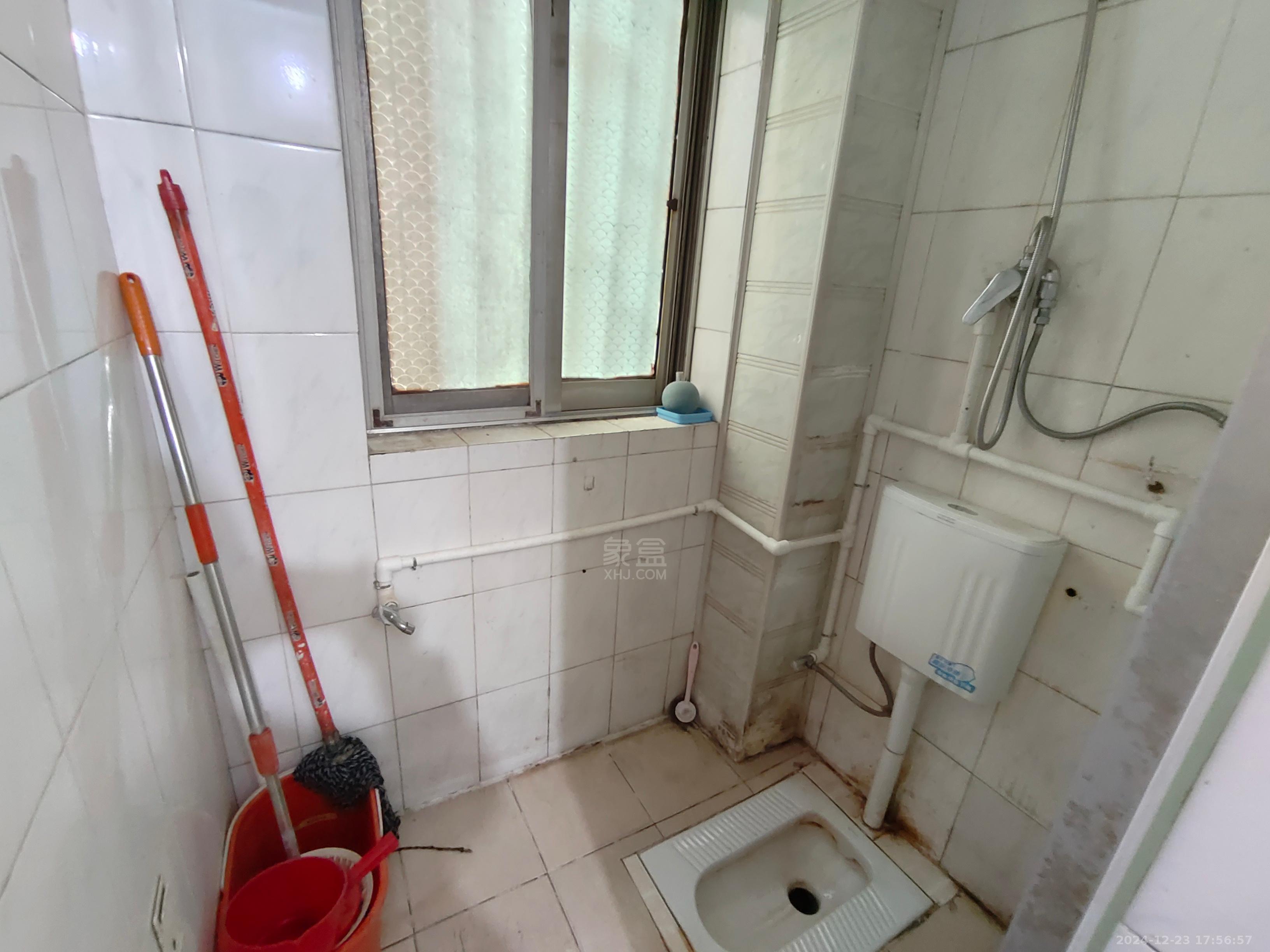 嵩山公寓 1室1厅1卫 1100.0元/月 嵩山公寓 1室1厅1卫 1100.0元/月室内图