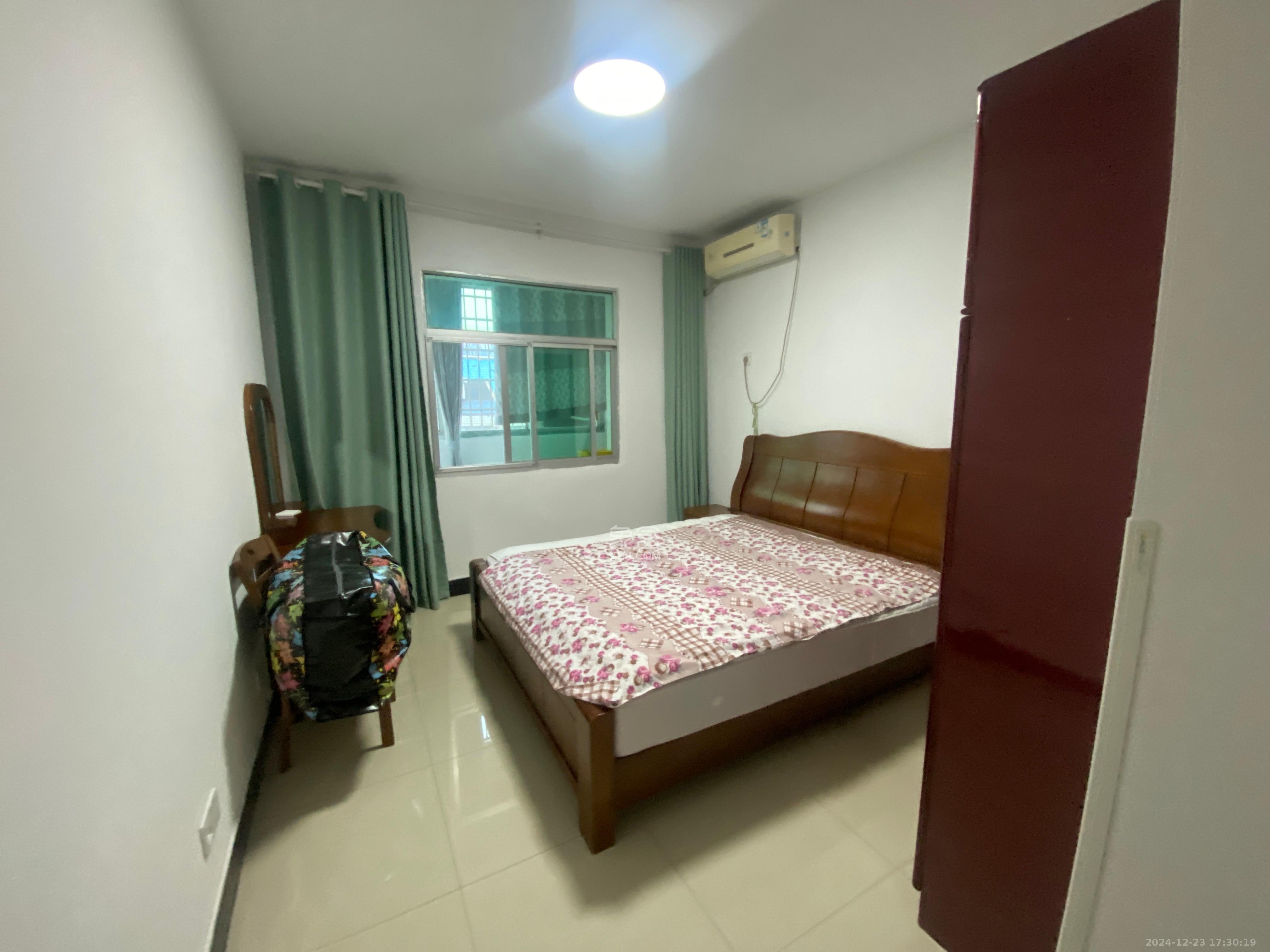 洞井一小区 4室2厅2卫 2200.0元/月 洞井一小区 4室2厅2卫 2200.0元/月室内图