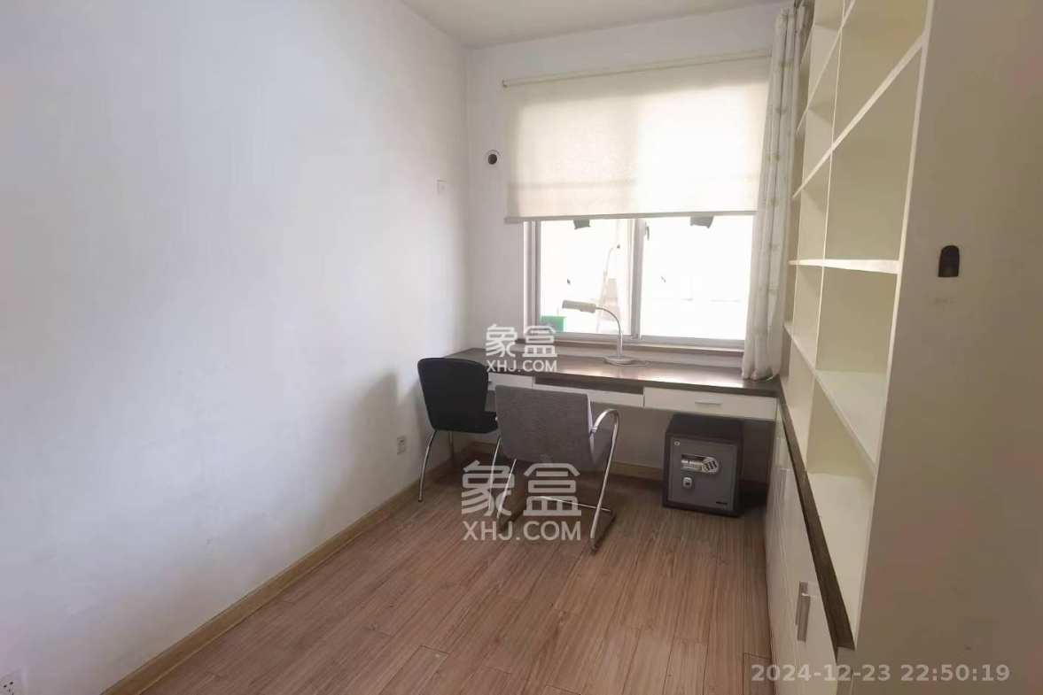 华银园 3室2厅2卫 2000.0元/月 华银园 3室2厅2卫 2000.0元/月室内图