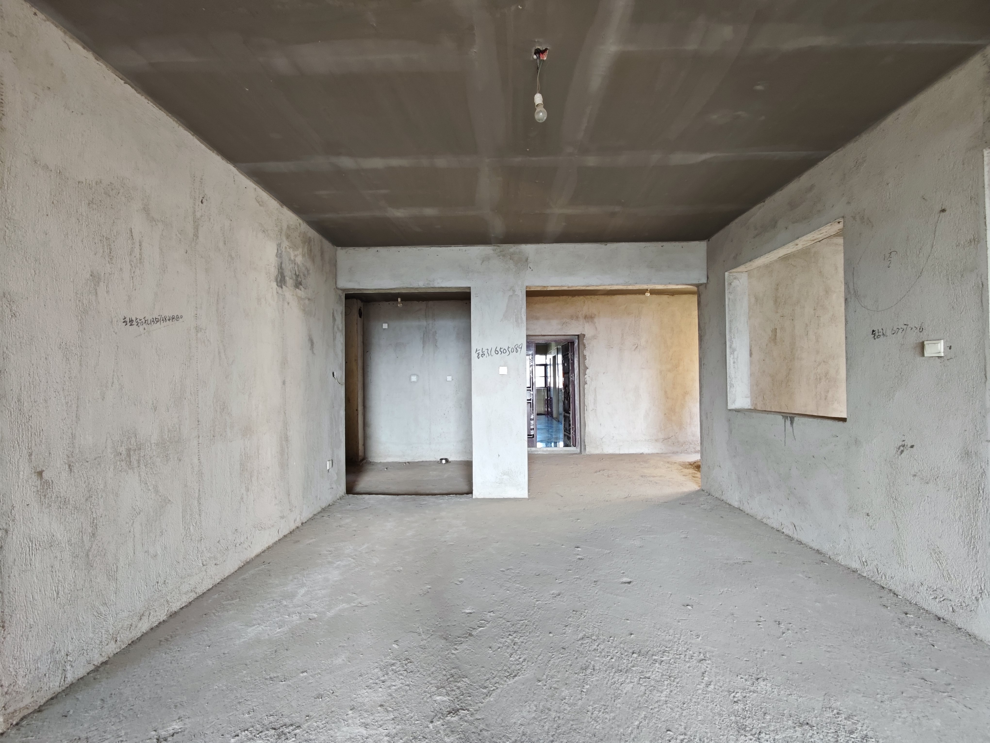 众一桂府  1室0厅0卫    78.5万客厅