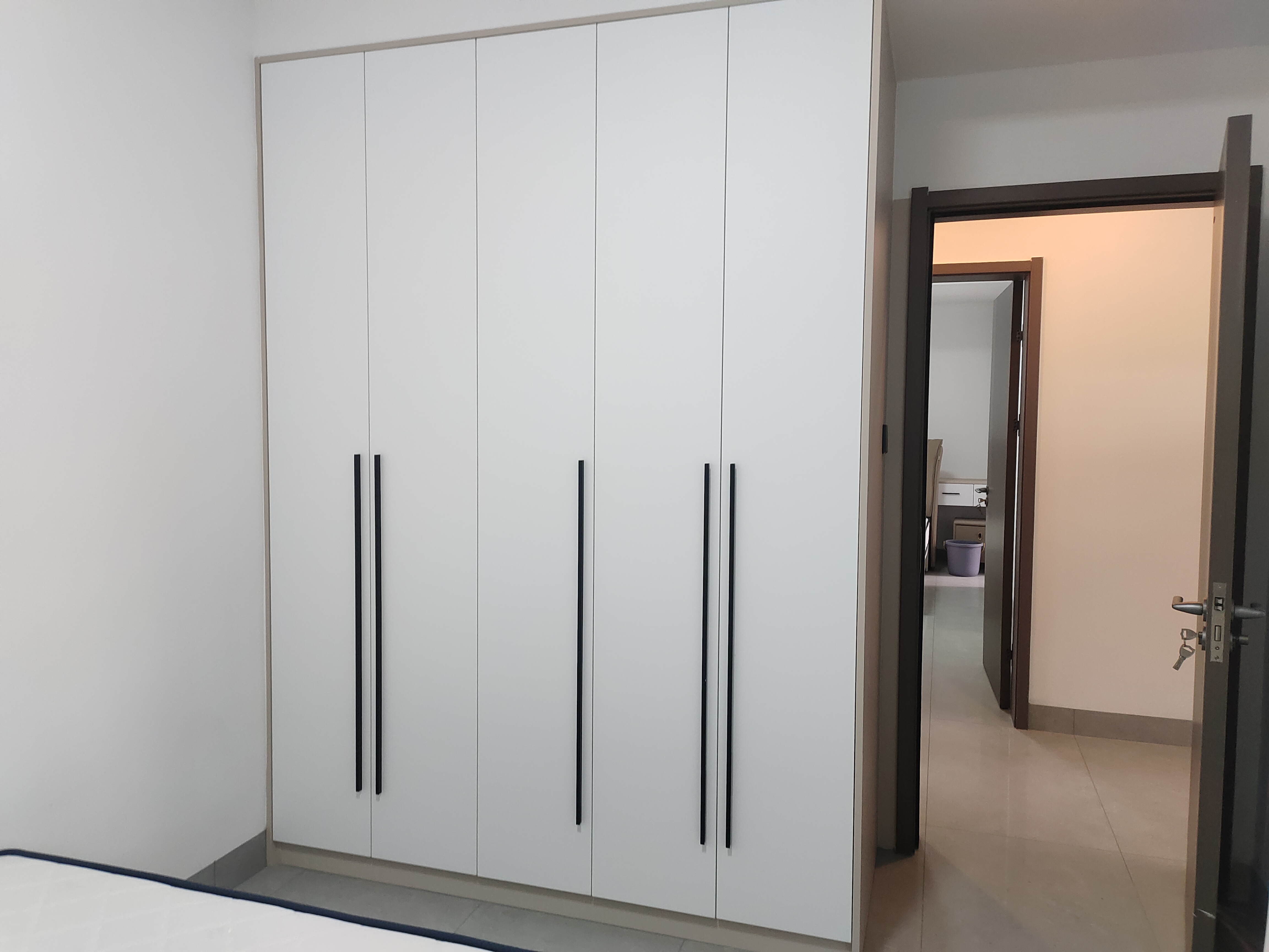 芷兰公馆西区 3室2厅1卫 2350.0元/月 芷兰公馆西区 3室2厅1卫 2350.0元/月室内图