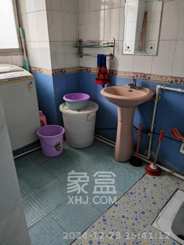 杏花园小区  3室1厅1卫   1500.00元/月室内图