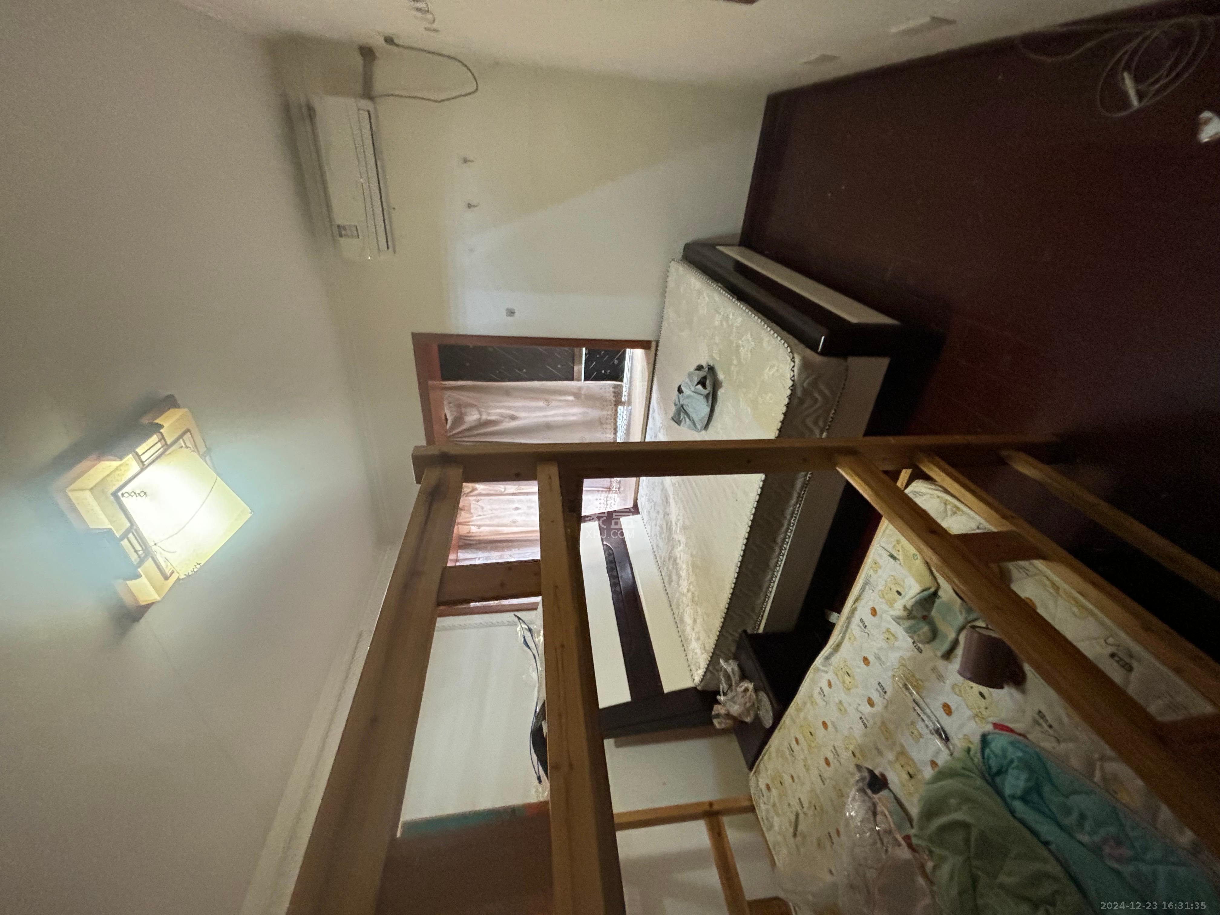 莲湖汽配城  4室2厅1卫    2399.0元/月室内图