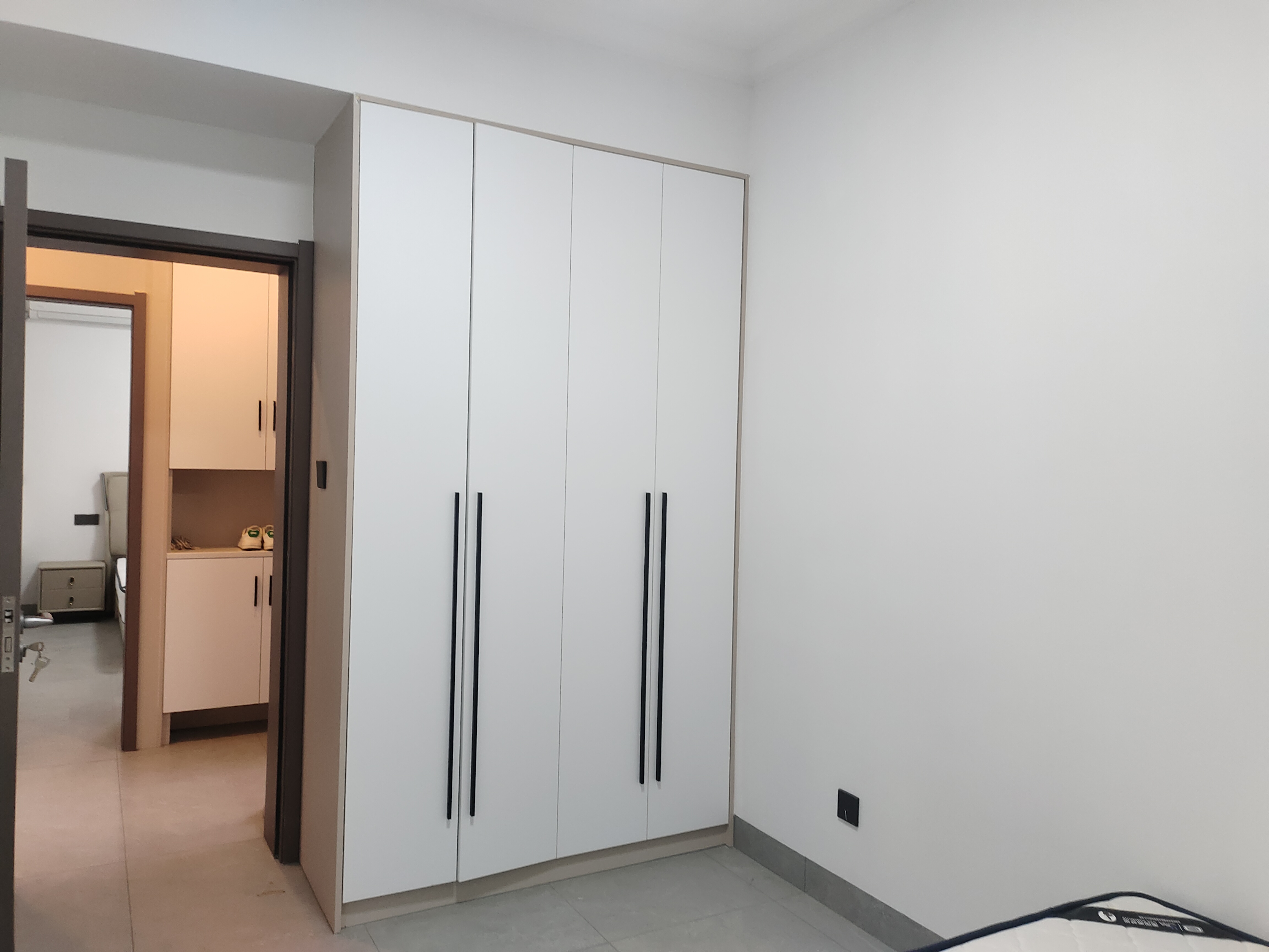 芷兰公馆西区 3室2厅1卫 2350.0元/月 芷兰公馆西区 3室2厅1卫 2350.0元/月室内图