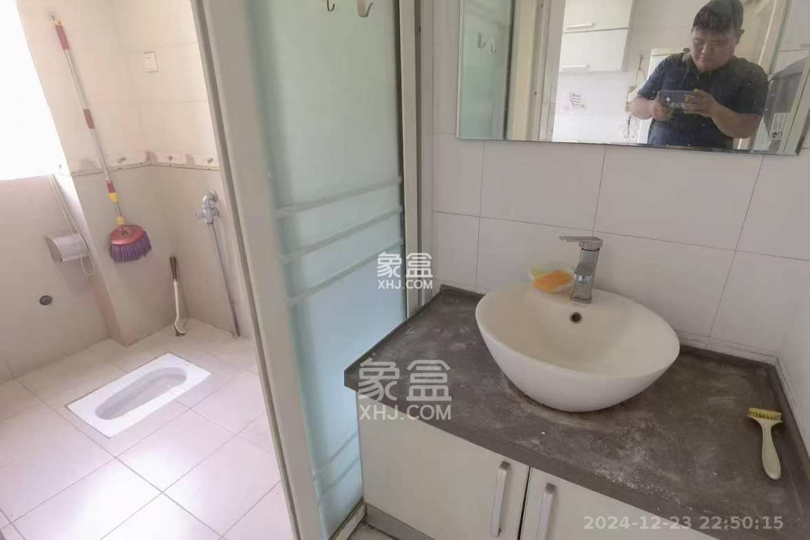 华银园 3室2厅2卫 2000.0元/月 华银园 3室2厅2卫 2000.0元/月室内图