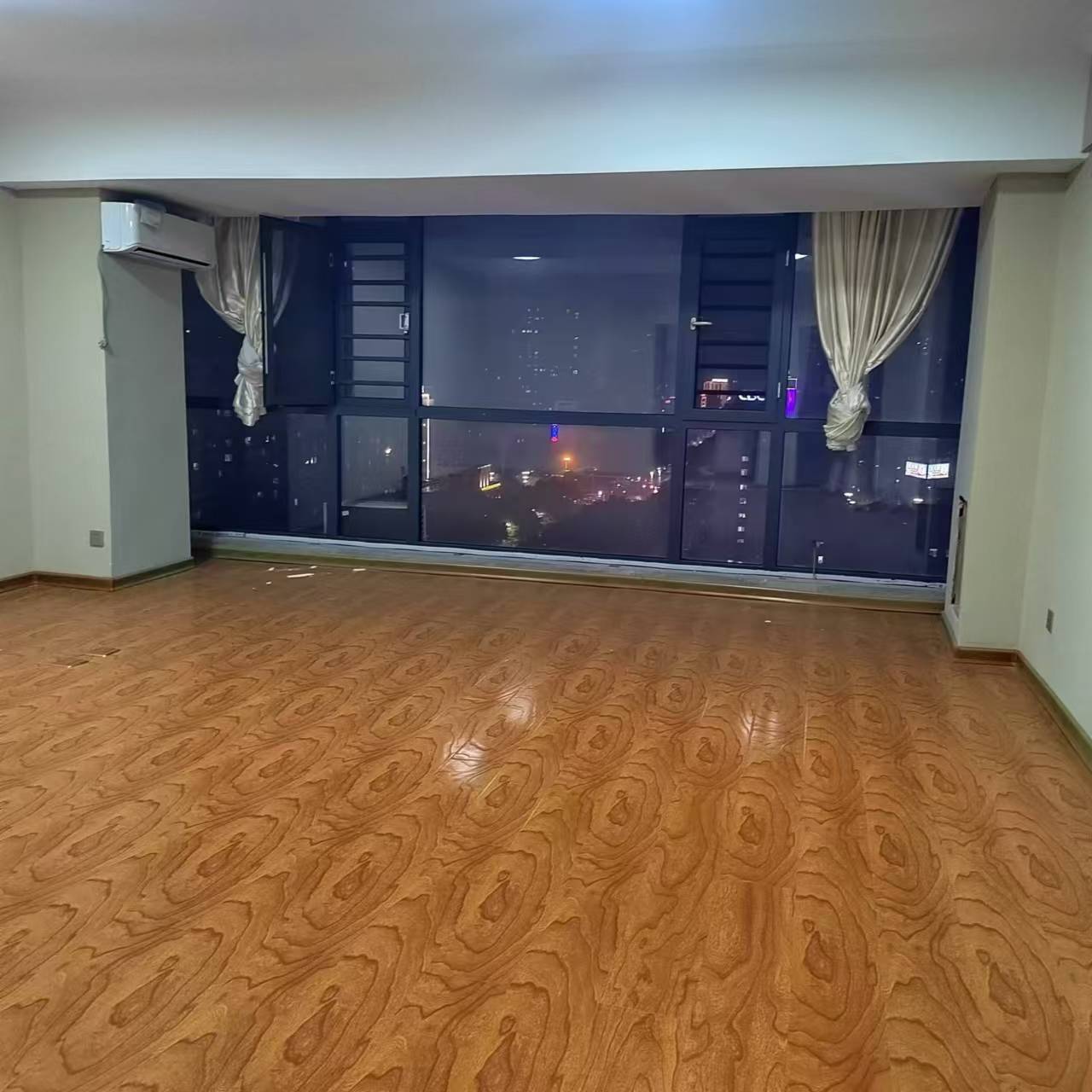 崇和中苑 1室0厅0卫 1500.0元/月 崇和中苑 1室0厅0卫 1500.0元/月室内图