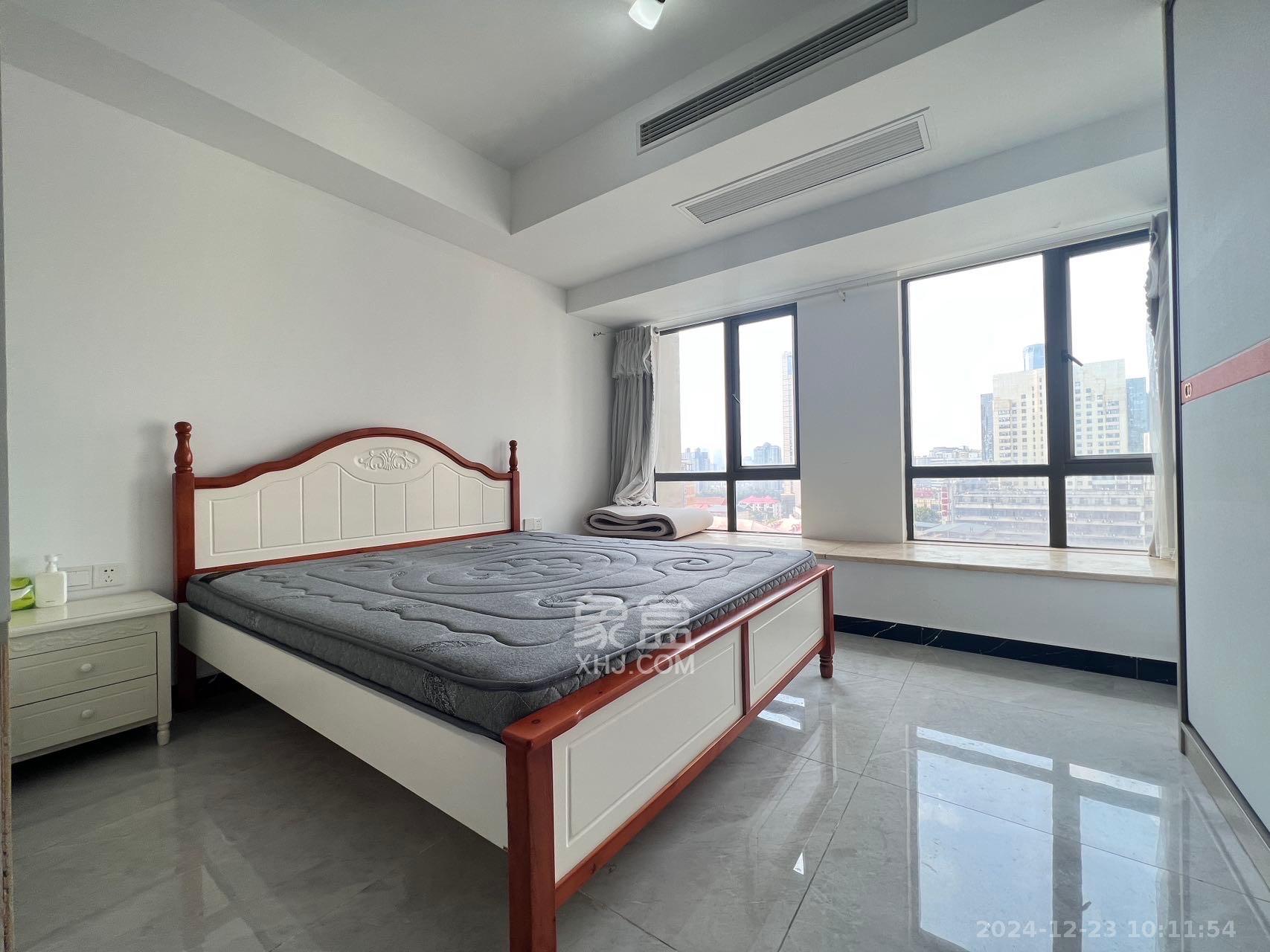 摩天一号 1室1厅1卫 2300.0元/月 摩天一号 1室1厅1卫 2300.0元/月室内图