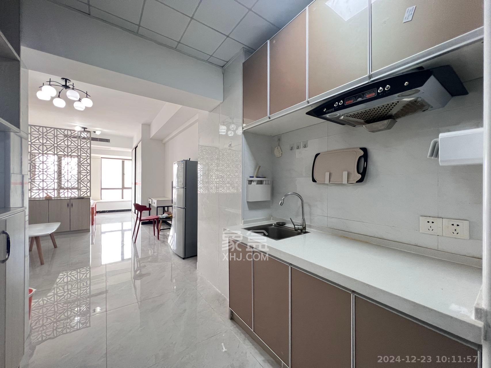 摩天一号 1室1厅1卫 2300.0元/月 摩天一号 1室1厅1卫 2300.0元/月室内图