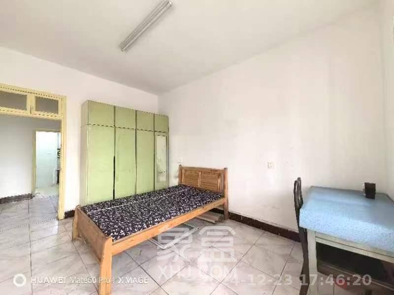 国庆新村  3室1厅1卫   1800.00元/月室内图