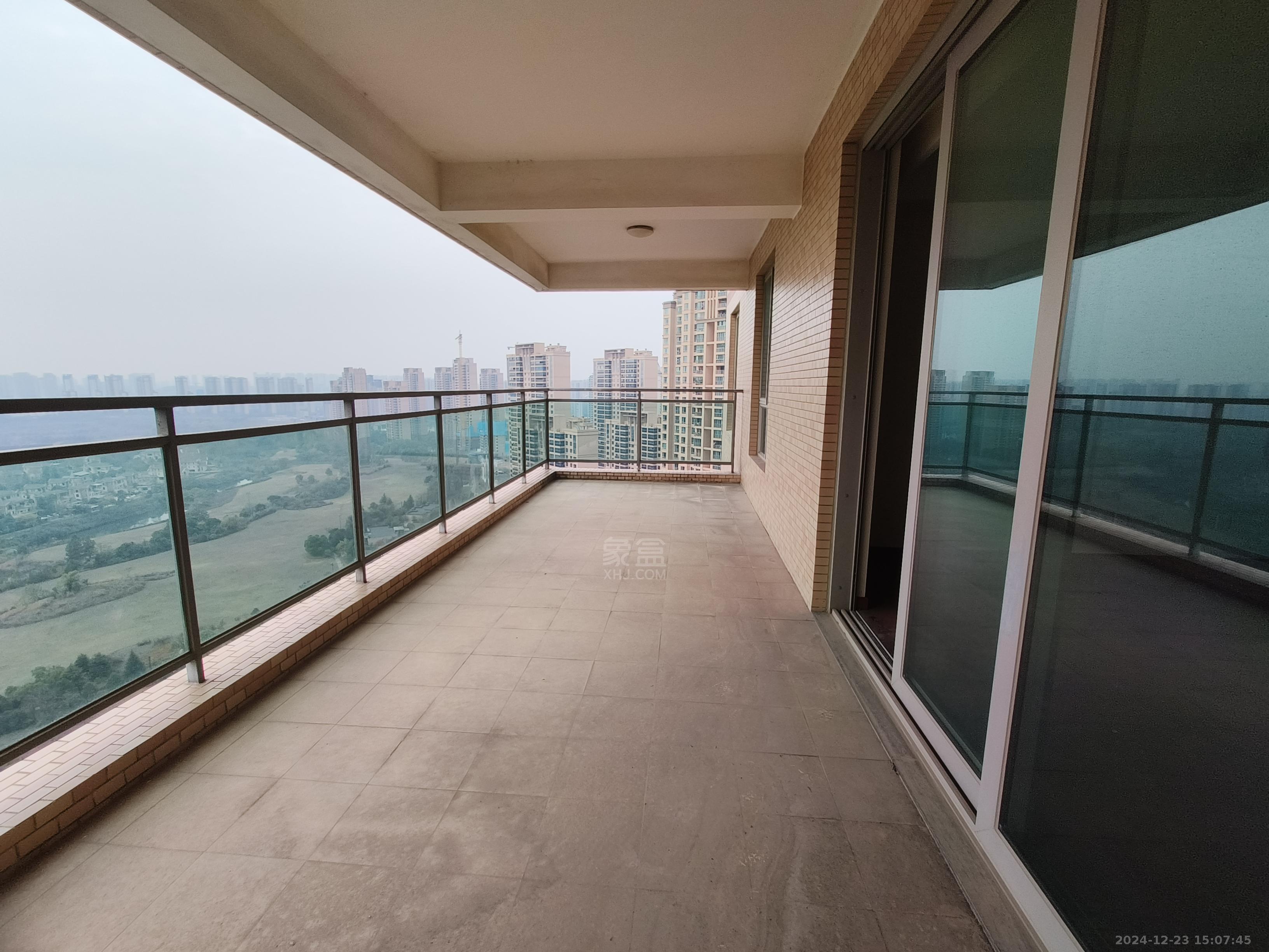 晋合湘水湾一期 4室2厅2卫 5000.0元/月 晋合湘水湾一期 4室2厅2卫 5000.0元/月室内图