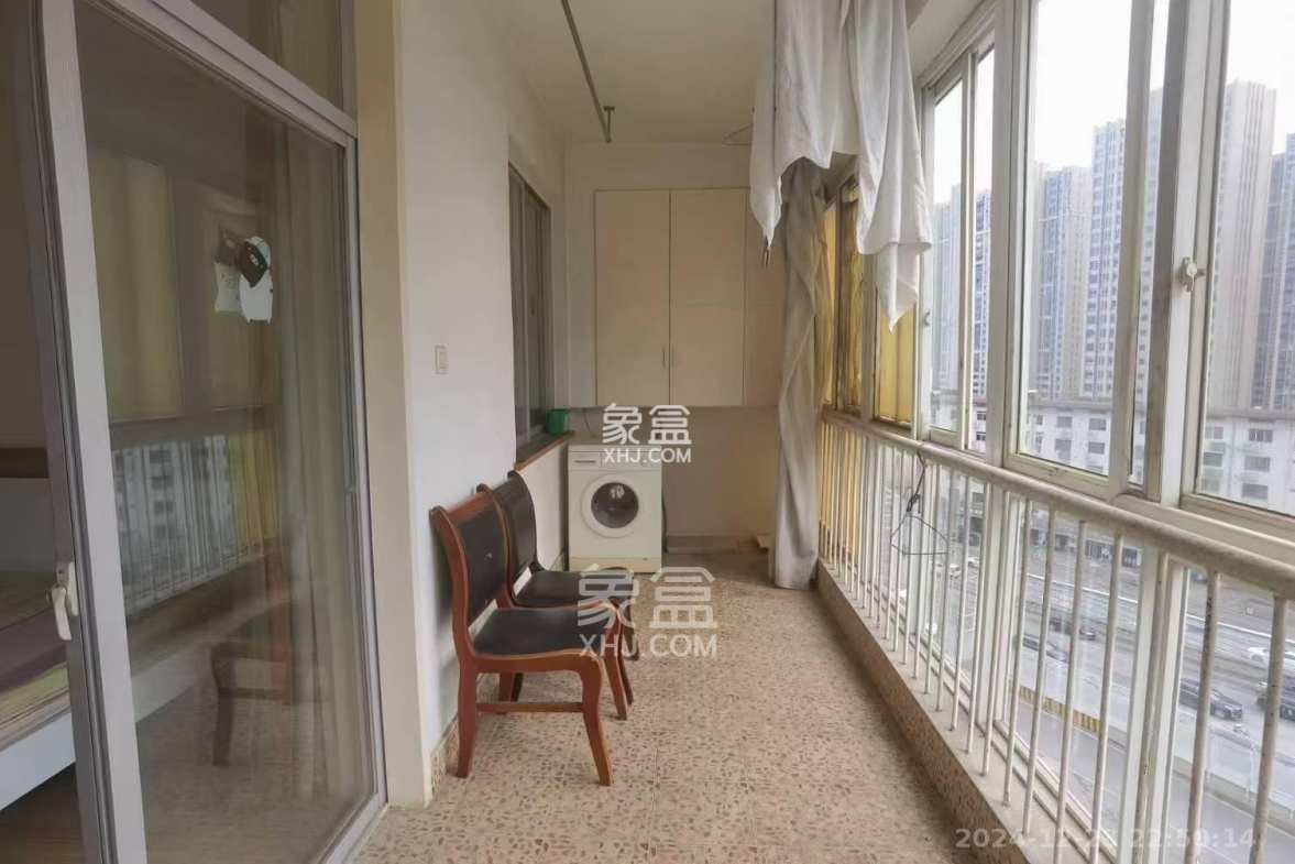 华银园 3室2厅2卫 2000.0元/月 华银园 3室2厅2卫 2000.0元/月室内图