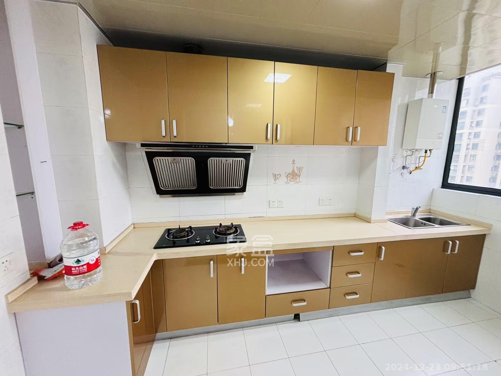 青园  3室2厅1卫    2300.0元/月 青园  3室2厅1卫    2300.0元/月室内图