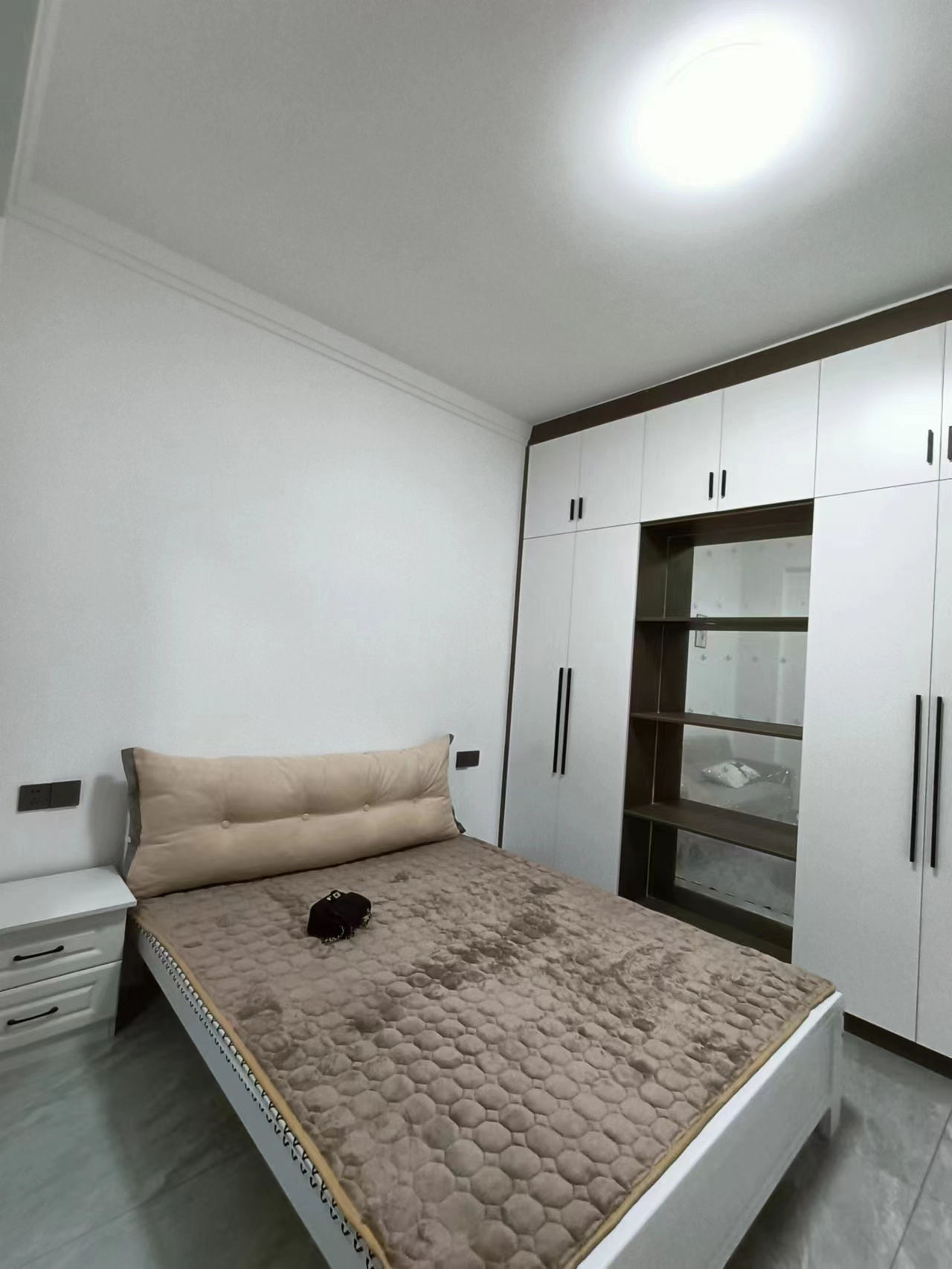 英伦首府金域豪廷 1室1厅1卫 1500.0元/月 英伦首府金域豪廷 1室1厅1卫 1500.0元/月室内图