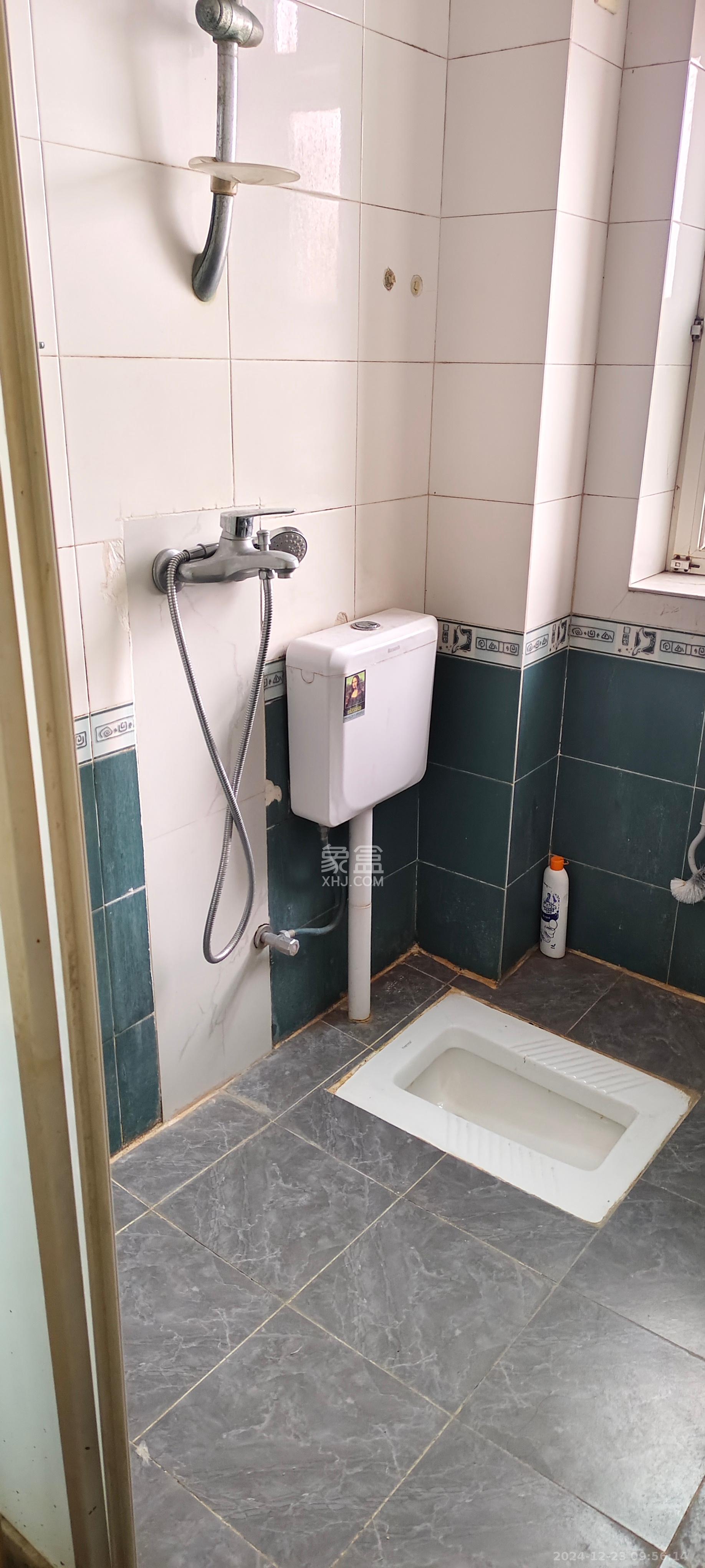 造纸厂宿舍 1室1厅1卫 1500.0元/月 造纸厂宿舍 1室1厅1卫 1500.0元/月室内图