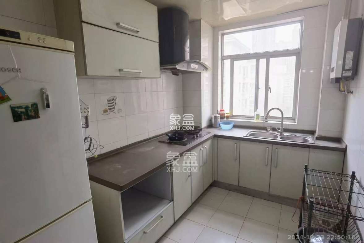 华银园 3室2厅2卫 2000.0元/月 华银园 3室2厅2卫 2000.0元/月室内图