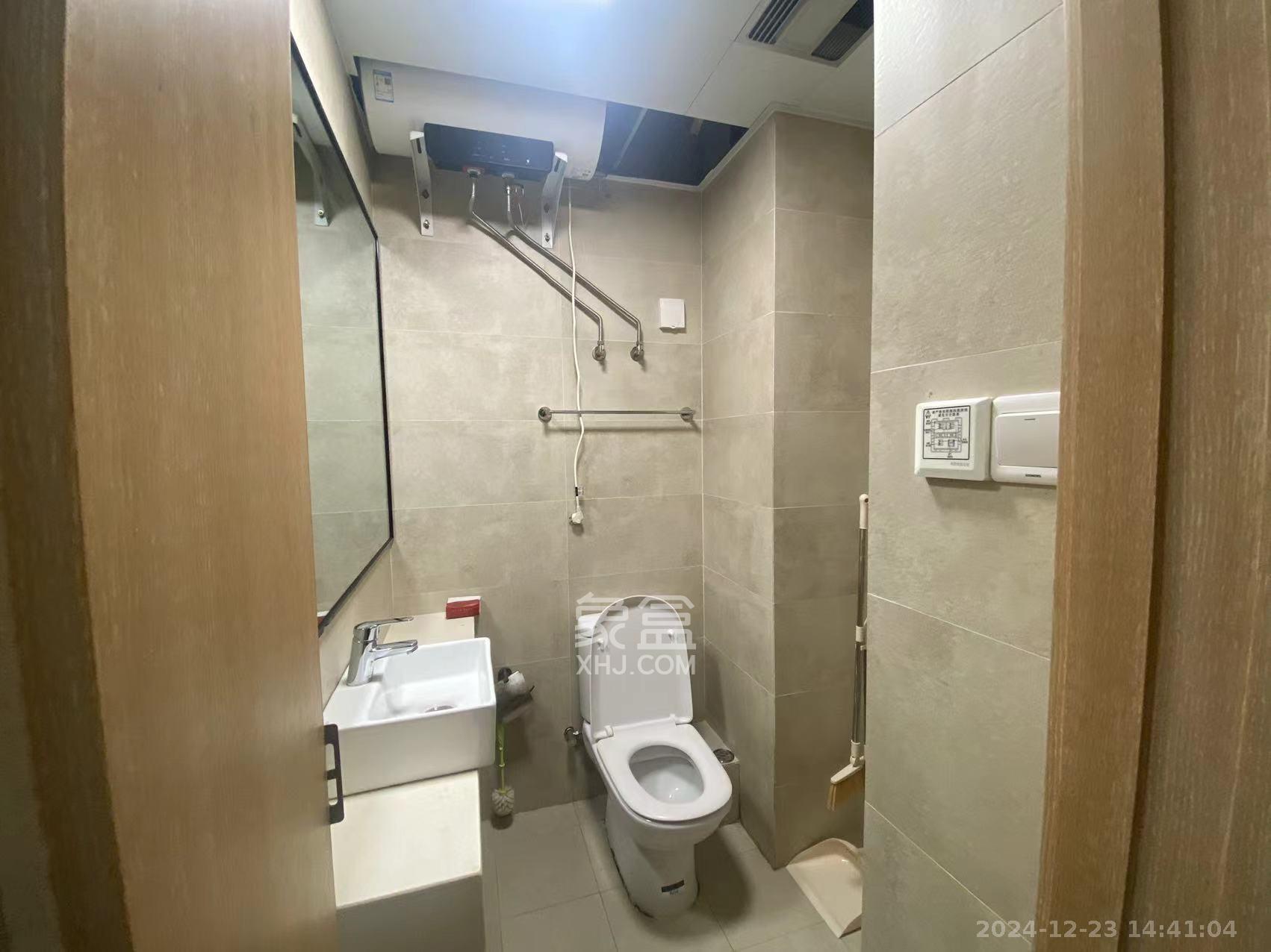 兰亭湾畔 1室1厅1卫 1200.0元/月 兰亭湾畔 1室1厅1卫 1200.0元/月室内图