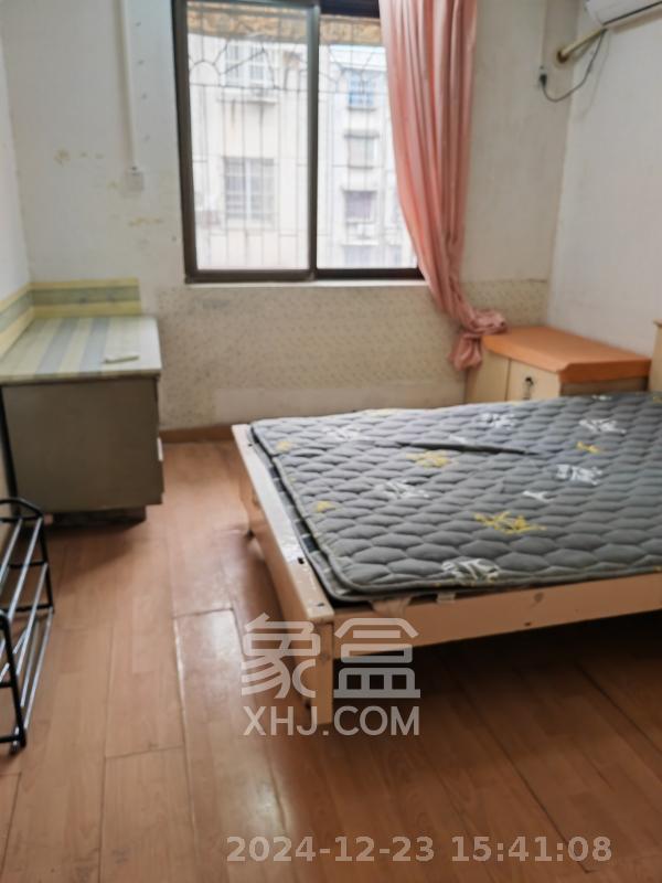 杏花园小区  3室1厅1卫   1500.00元/月室内图
