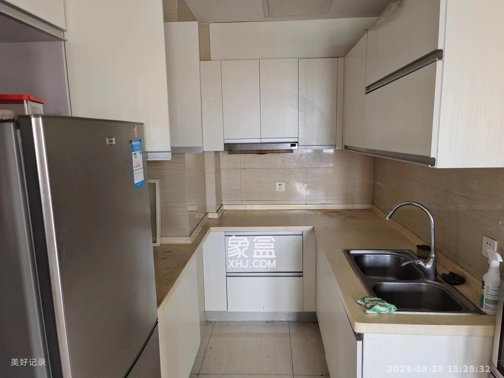 喜盈门范城  1室2厅1卫    2600.0元/月室内图