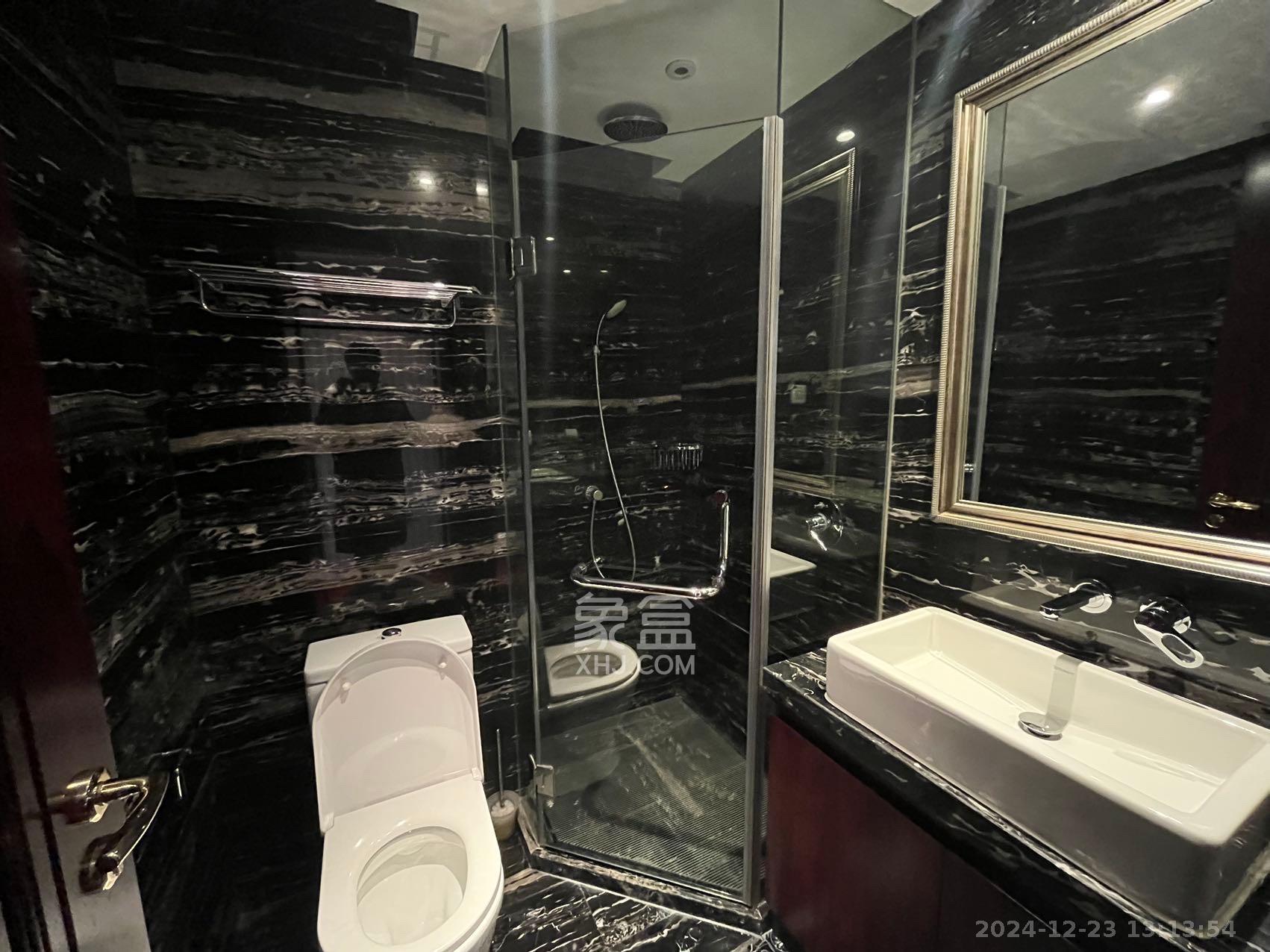 运达中央广场一、二期 3室2厅2卫 12000.0元/月 运达中央广场一、二期 3室2厅2卫 12000.0元/月室内图