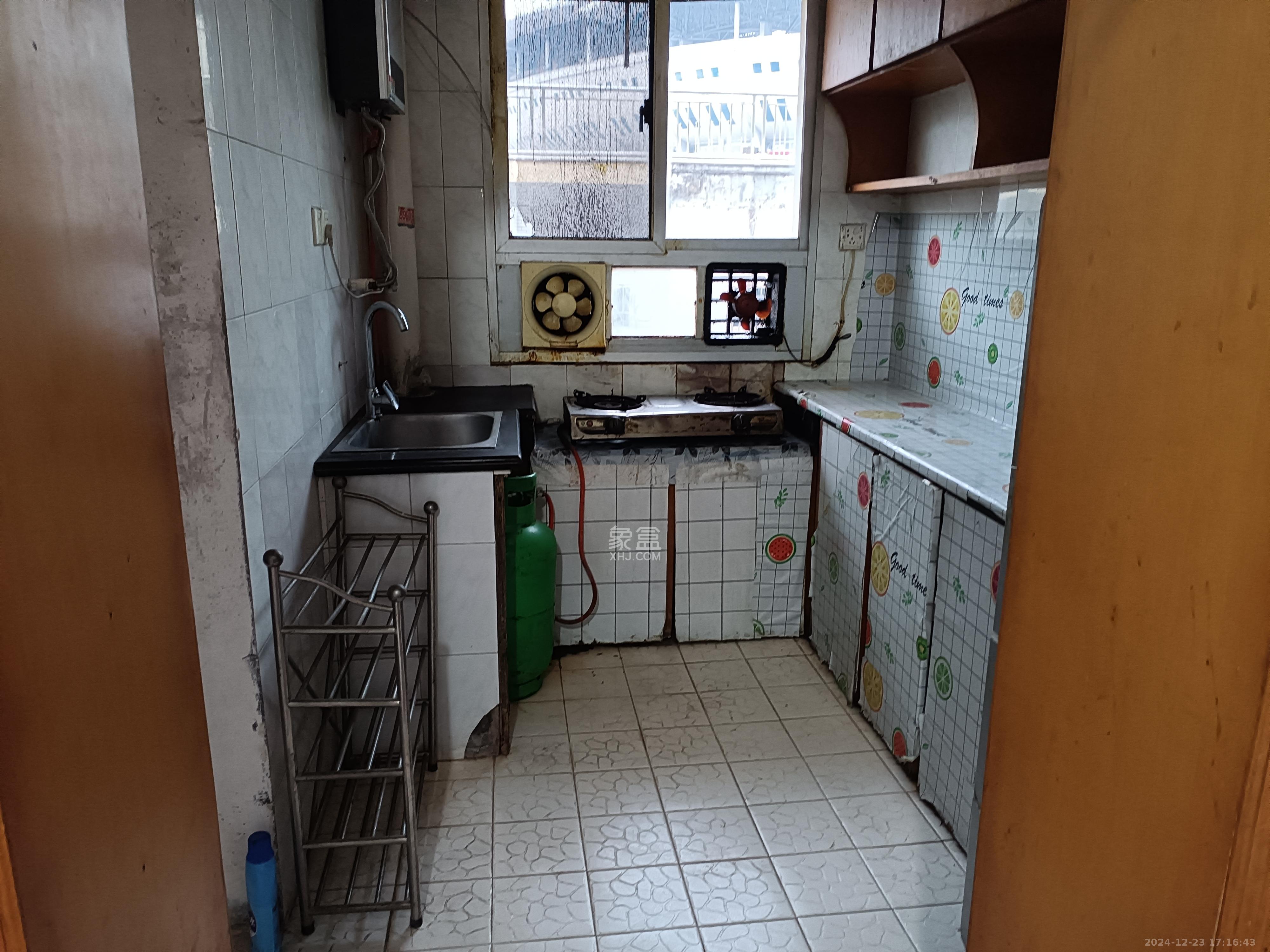 体育局宿舍  2室1厅1卫   1800.00元/月室内图