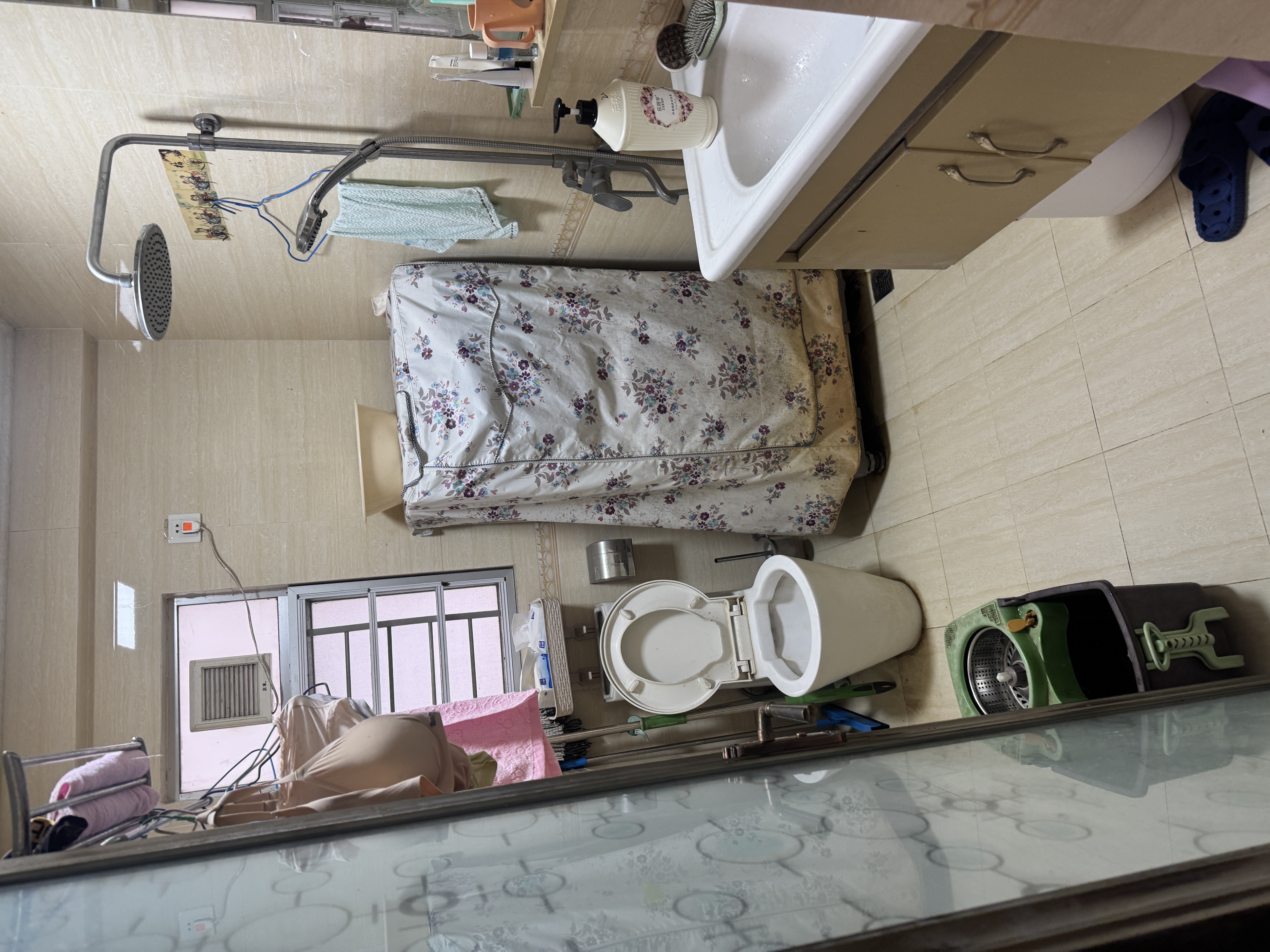 银谷苑 3室2厅2卫 105.0万 银谷苑 3室2厅2卫 105.0万卫生间