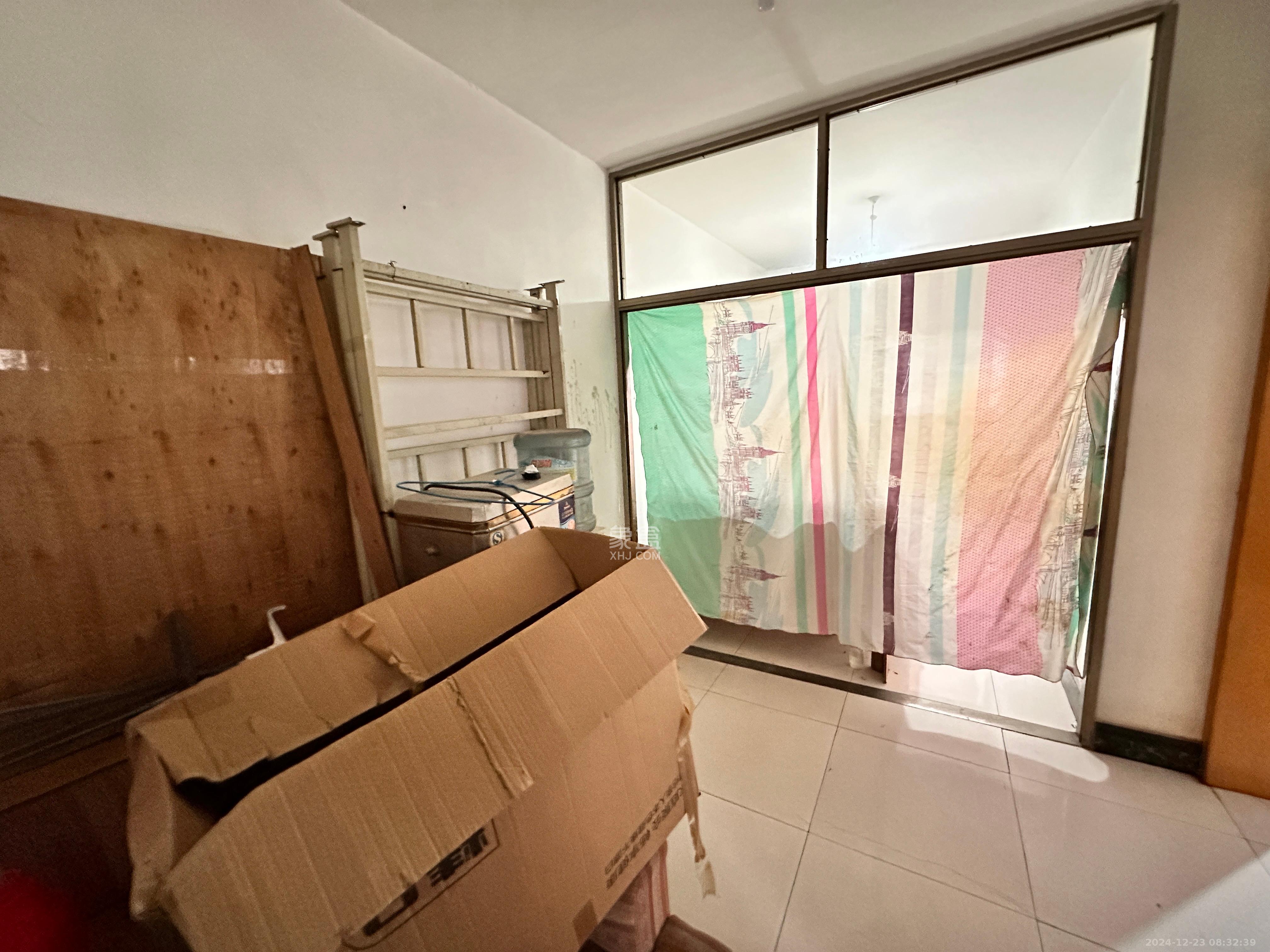 雄海花园 2室2厅1卫 1800.0元/月 雄海花园 2室2厅1卫 1800.0元/月室内图