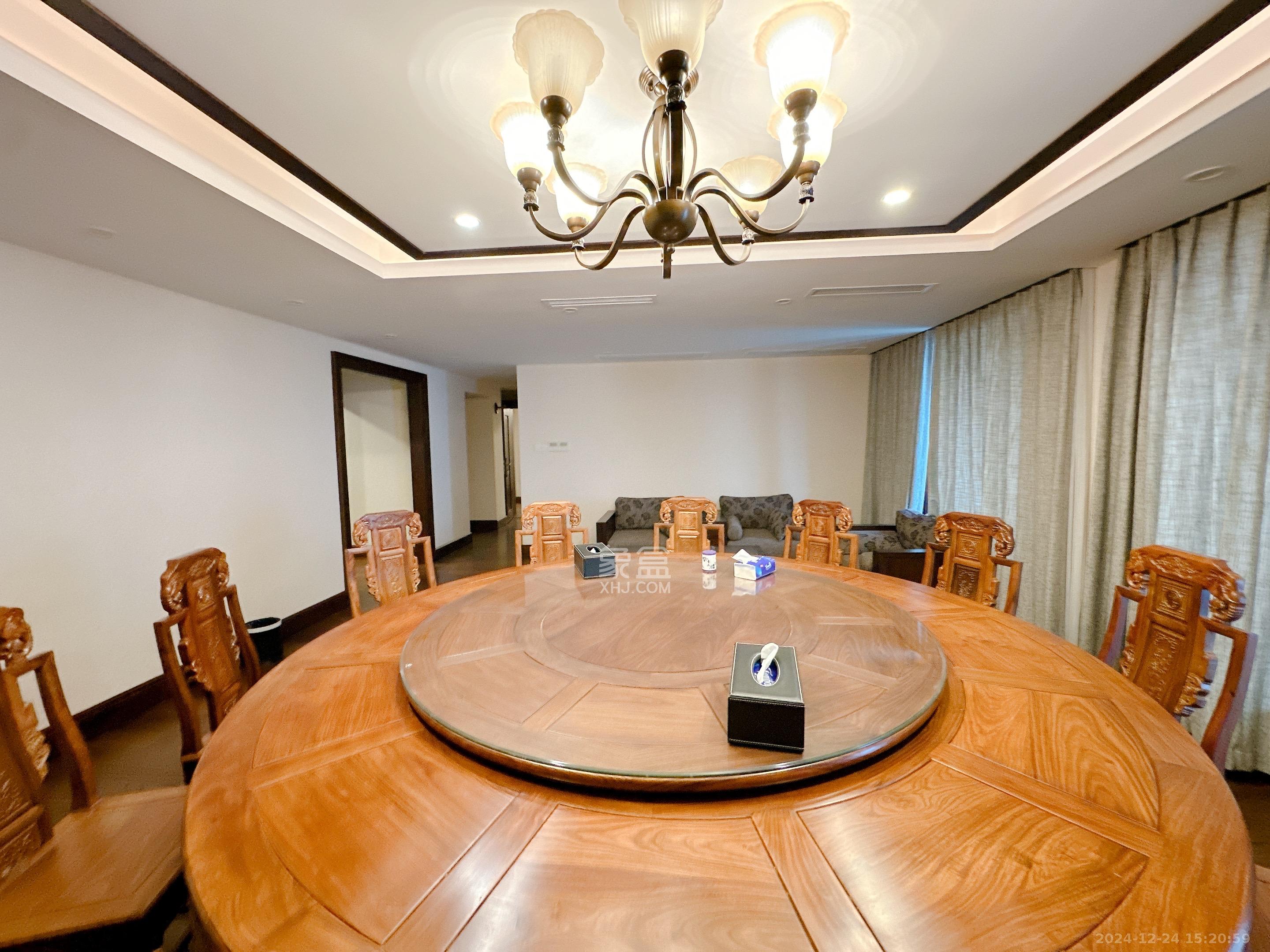 潮宗御苑 3室2厅2卫 26800.0元/月 潮宗御苑 3室2厅2卫 26800.0元/月室内图