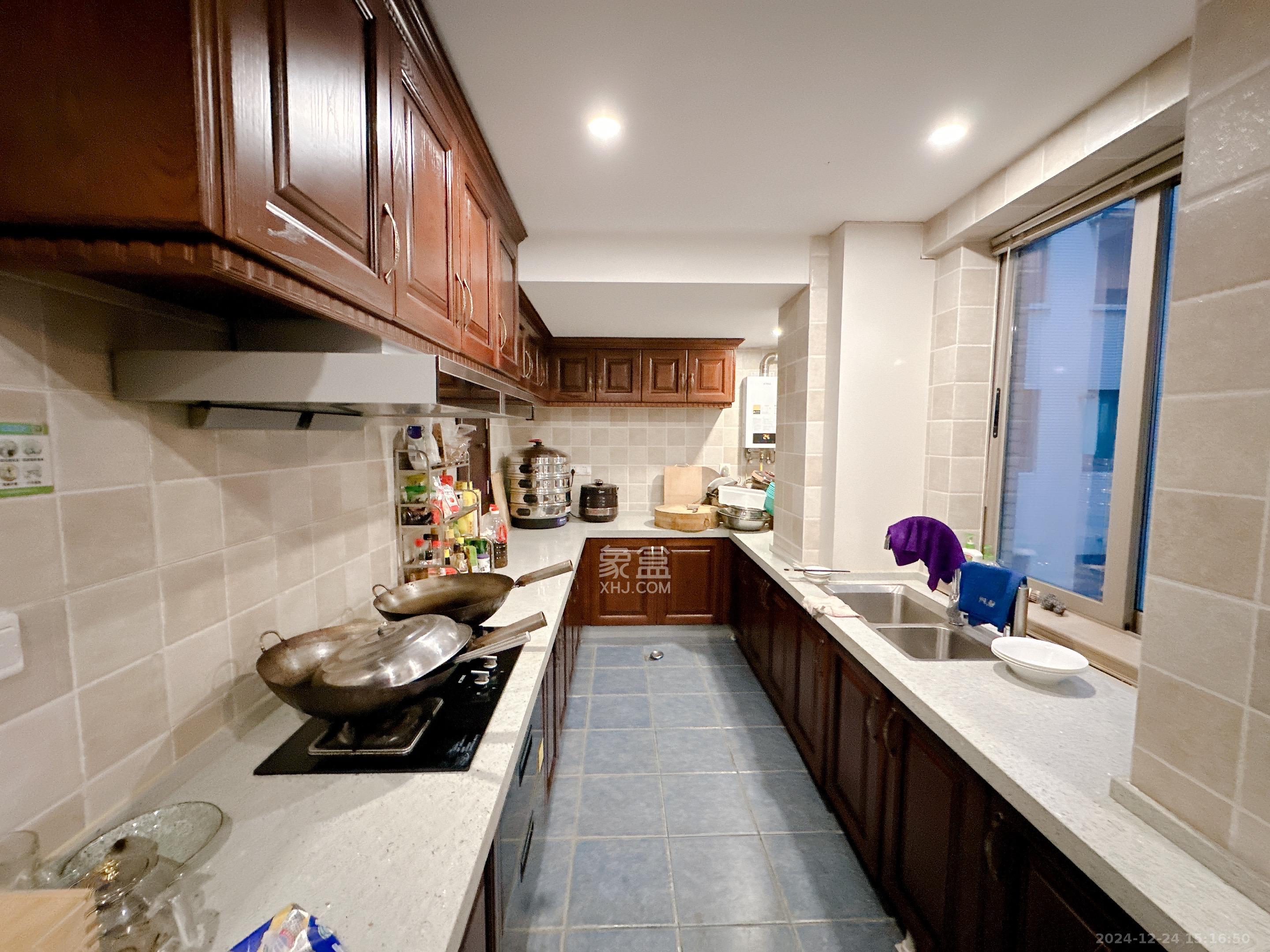 潮宗御苑 3室2厅2卫 26800.0元/月 潮宗御苑 3室2厅2卫 26800.0元/月室内图