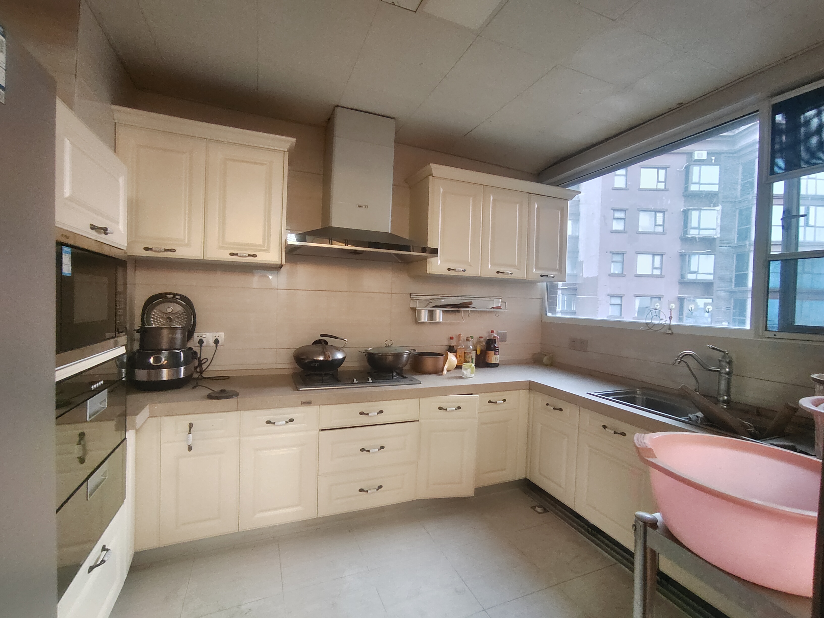 大同芙蓉 4室2厅2卫 99.8万 大同芙蓉 4室2厅2卫 99.8万客厅