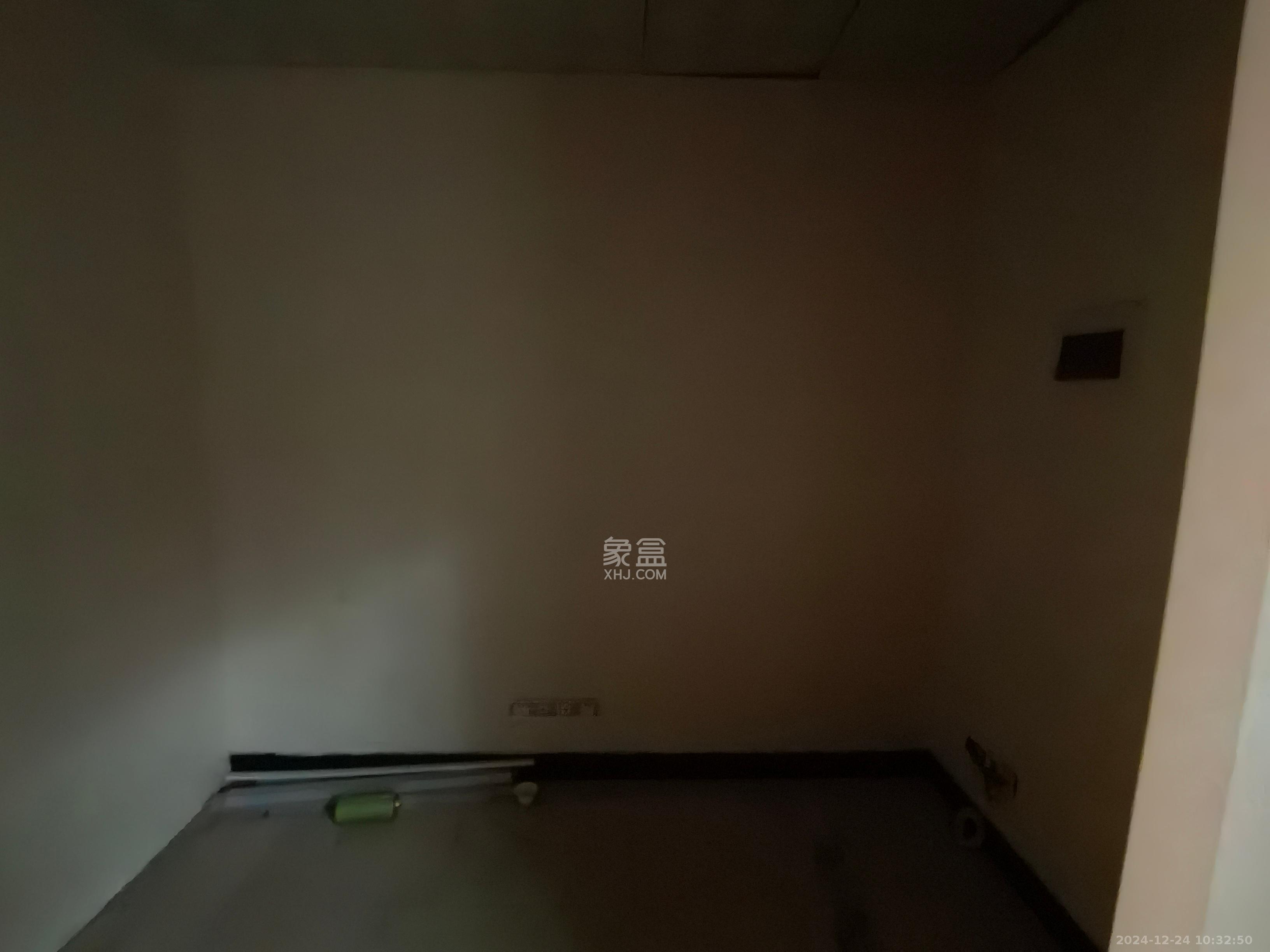 百脑汇大厦（友阿百货）  1室1厅0卫   2000.00元/月室内图