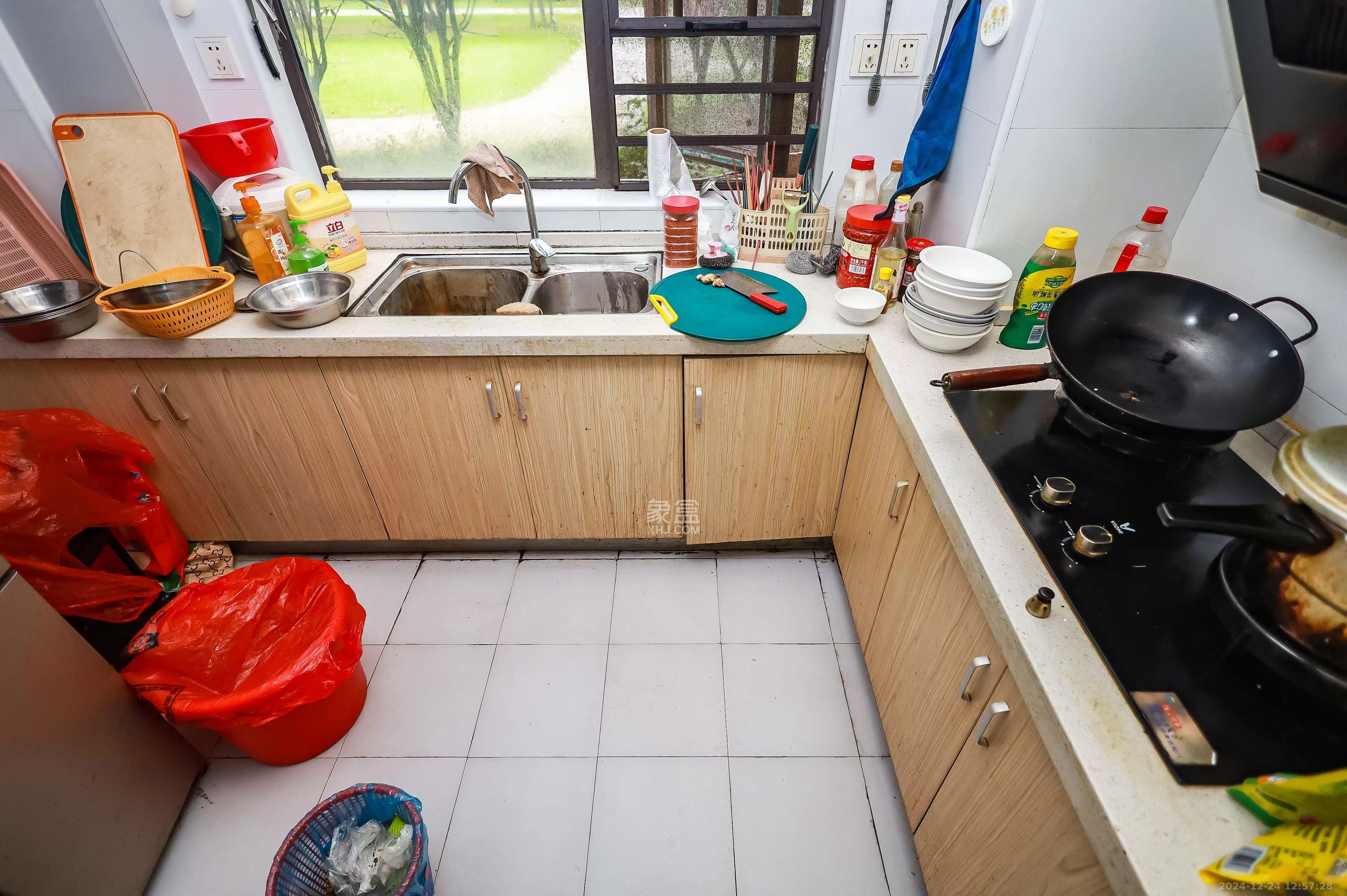 通号岭绣苑 4室2厅2卫 2480.0元/月 通号岭绣苑 4室2厅2卫 2480.0元/月室内图