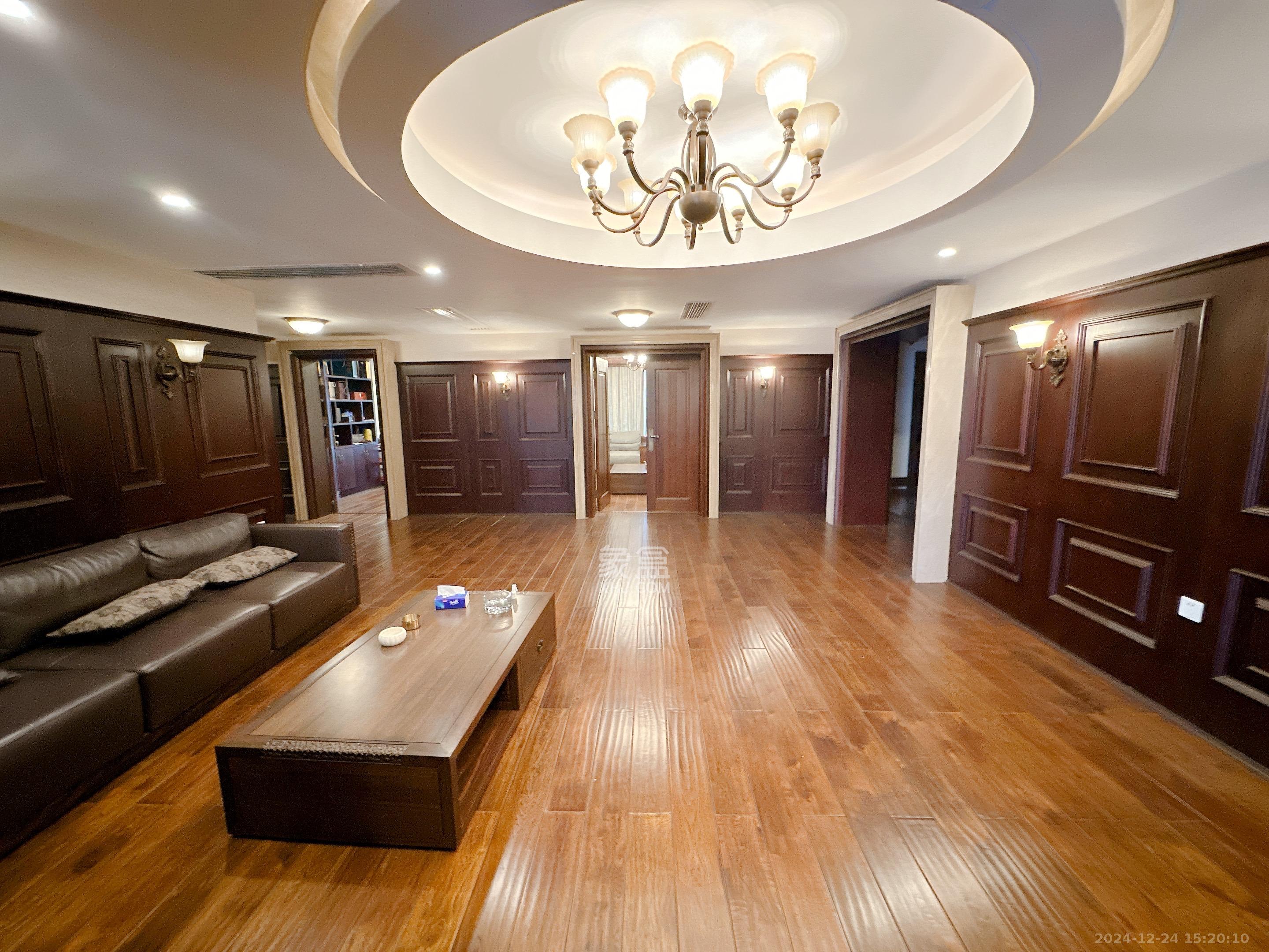 潮宗御苑 3室2厅2卫 26800.0元/月 潮宗御苑 3室2厅2卫 26800.0元/月室内图