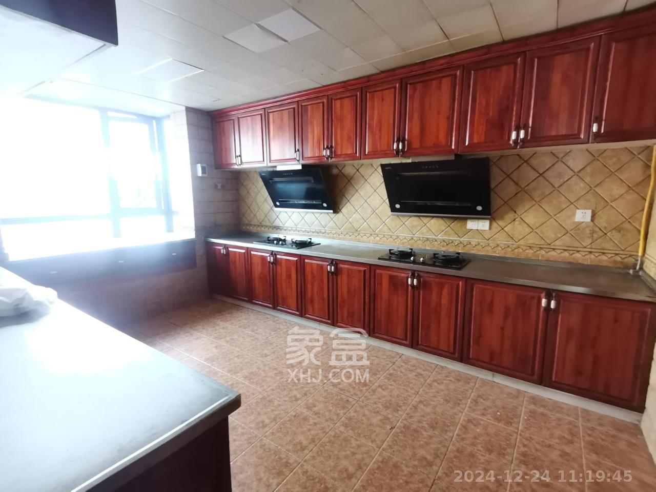 湘江世纪城富湾国际 8室4厅4卫 30000.0元/月 湘江世纪城富湾国际 8室4厅4卫 30000.0元/月室内图